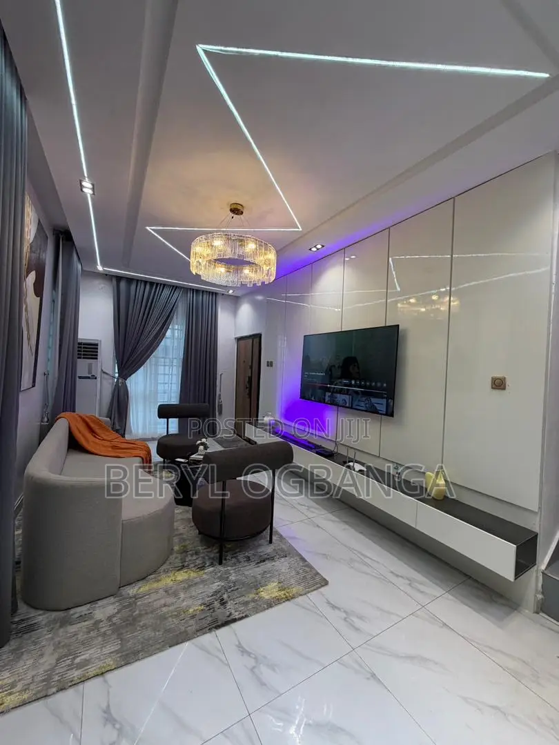 Furnished 5bdrm Apartment in Chevron for sale in Chevron
