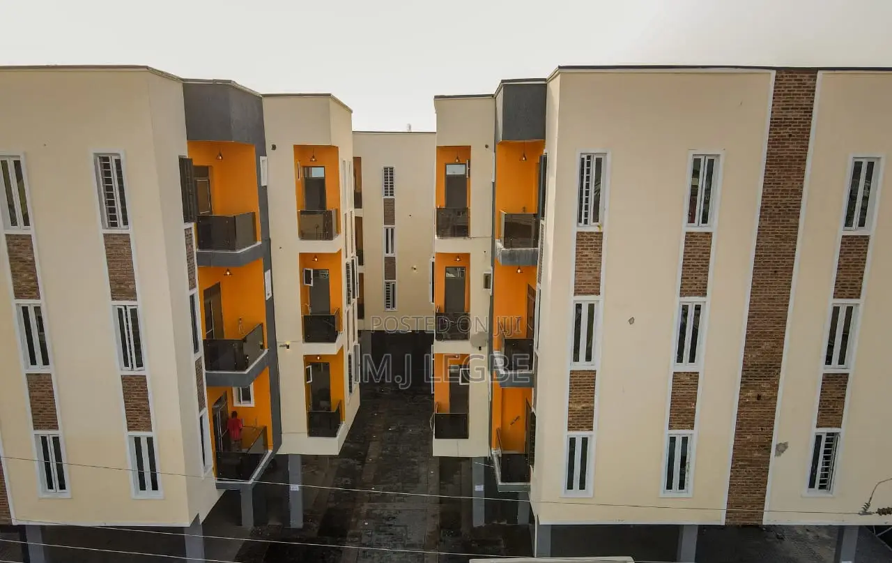 1bdrm Apartment in Alpha Beach, Lekki for rent in Lekki
