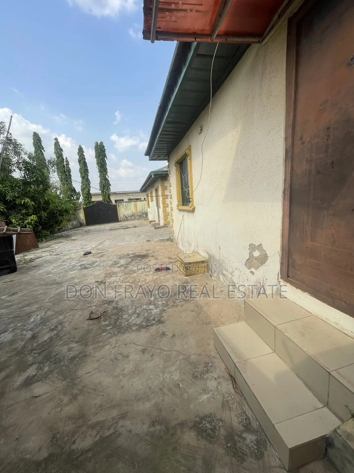 6bdrm Bungalow in Fastac Elewuro, Akobo for sale in Akobo