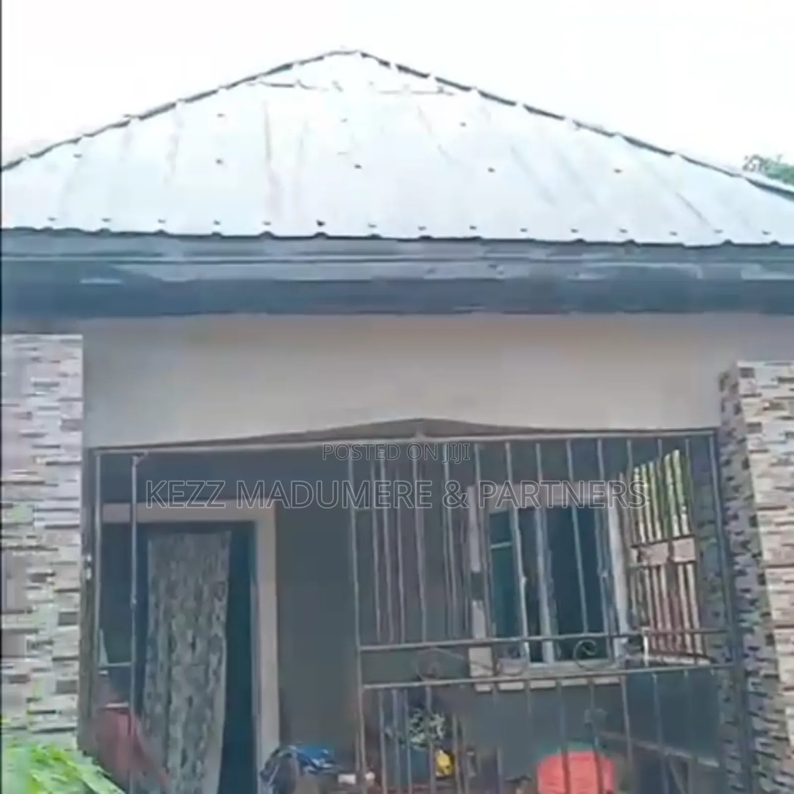 4bdrm Bungalow in By Ghostant Church for sale in Owerri