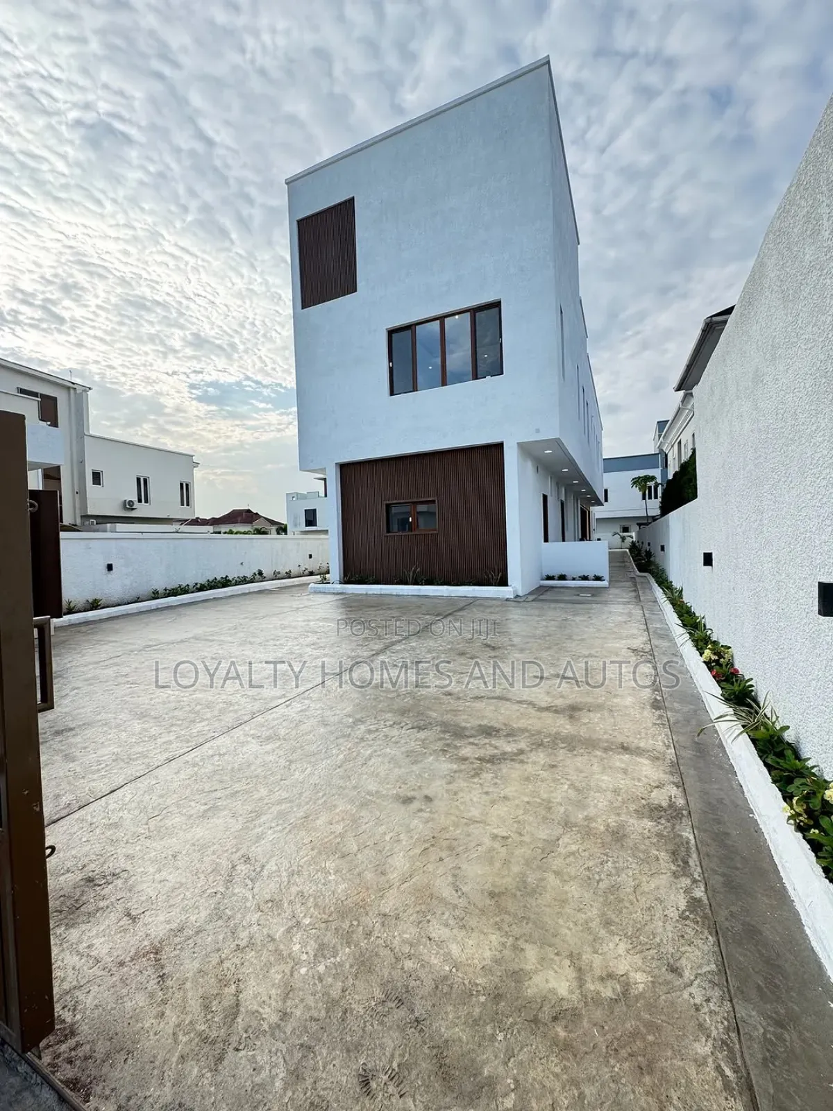 Furnished 4bdrm Duplex in Pinnock Beach Estate, Lekki for sale in Lekki