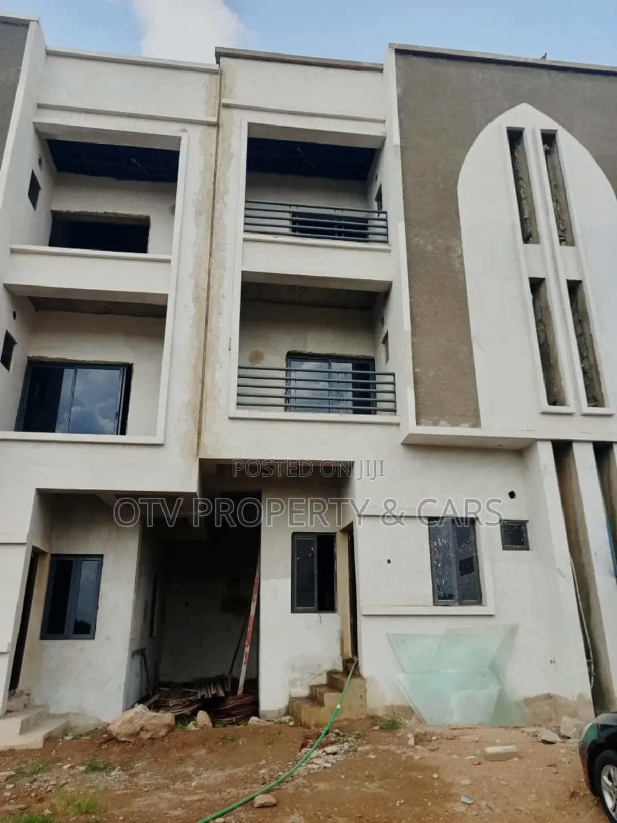 4bdrm Townhouse/Terrace In Life Camp For Sale in Life Camp