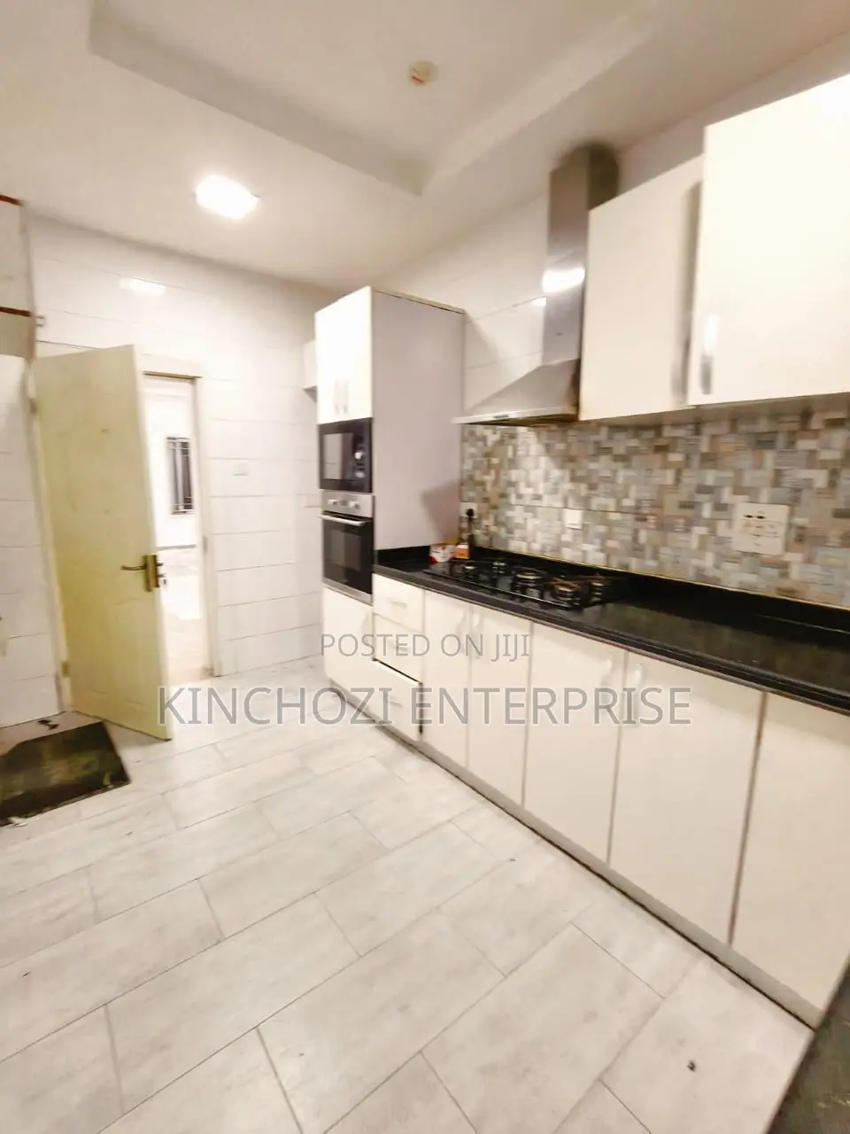 3bdrm Apartment in Lekki Enclave Road for rent in Lekki Phase 1
