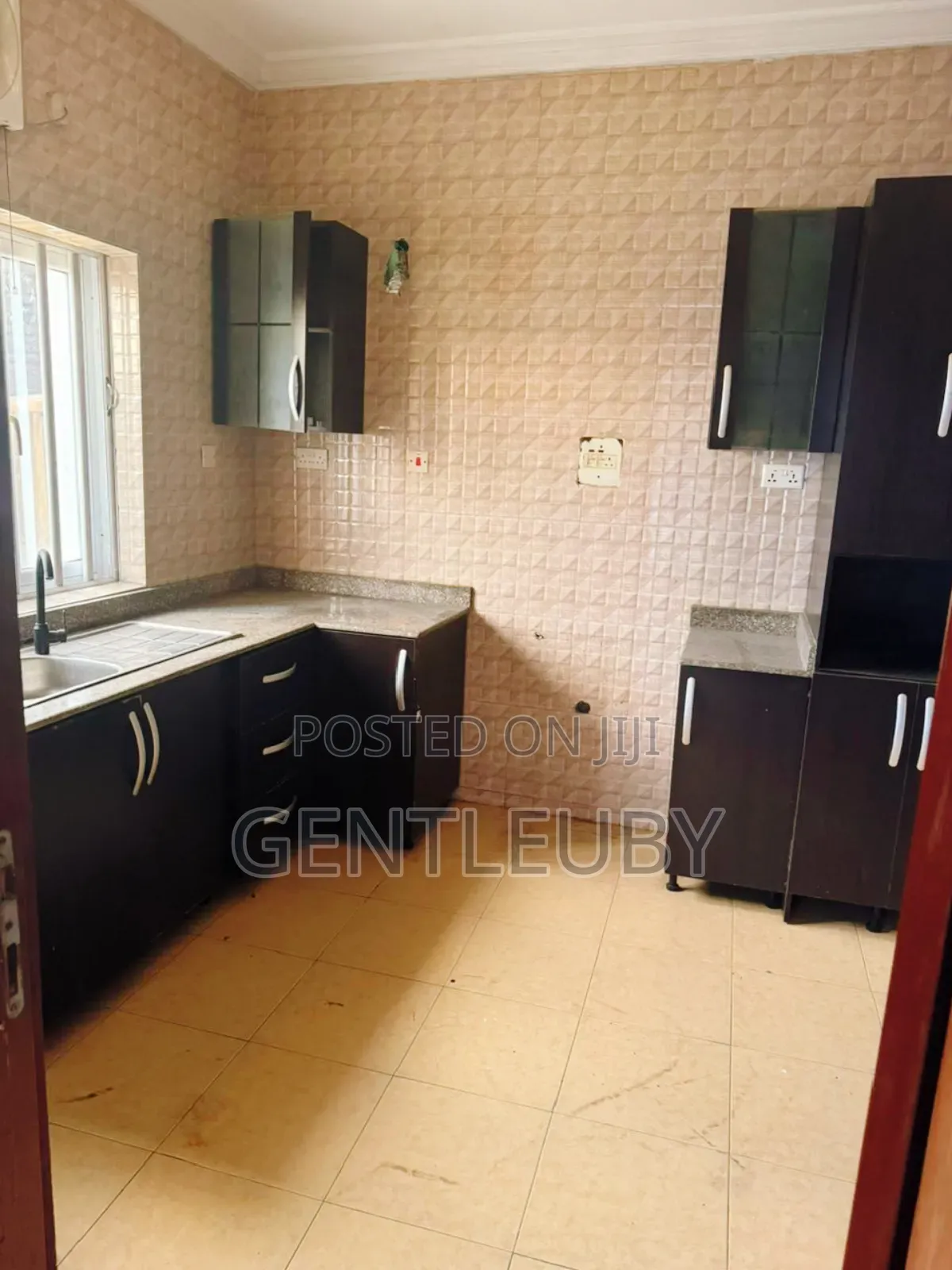 4bdrm Apartment in Agungi, Lekki Phase 2 for rent in Lekki Phase 2