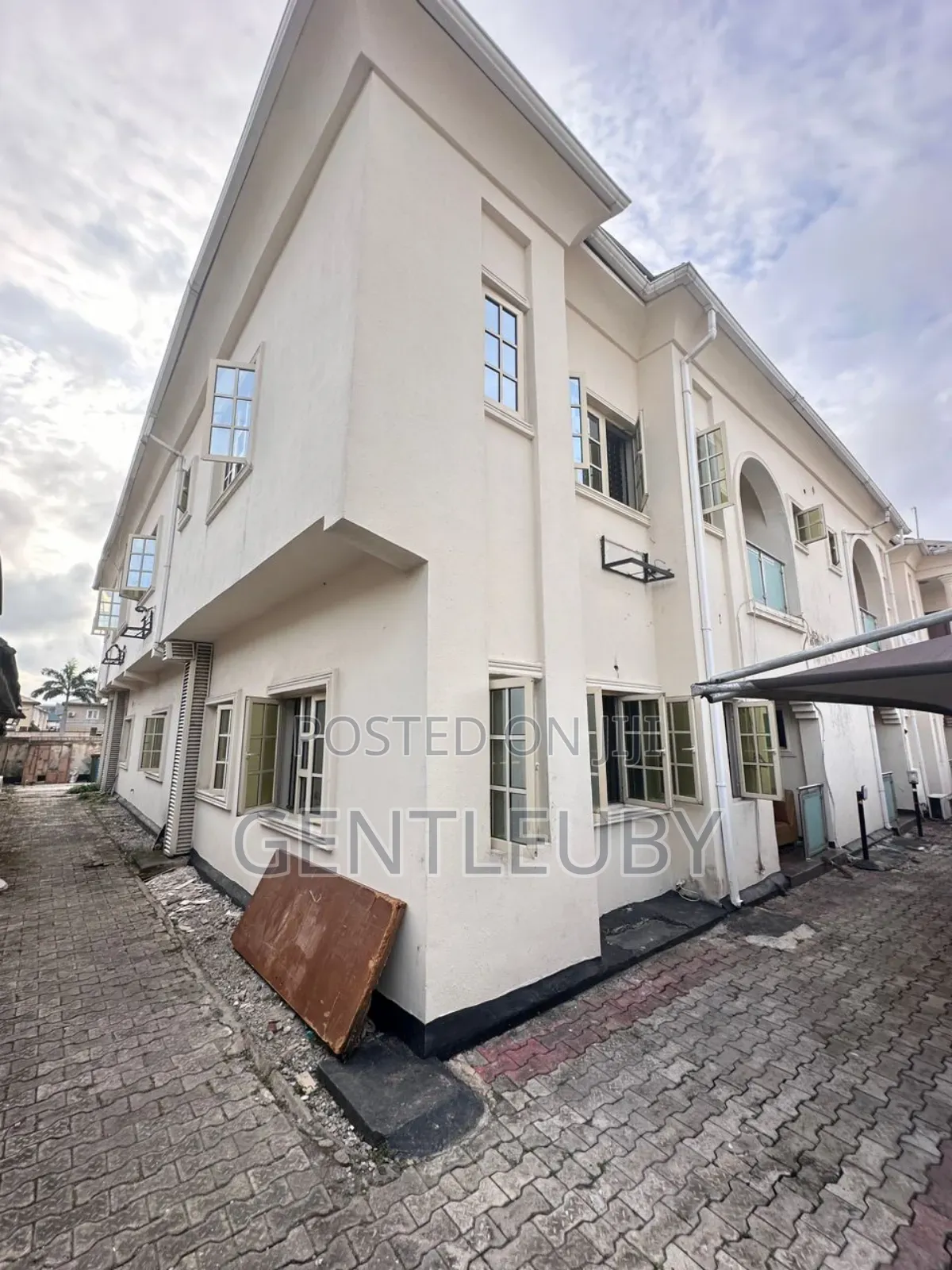5bdrm Apartment in Admirality, Lekki Phase 1 for rent in Lekki Phase 1