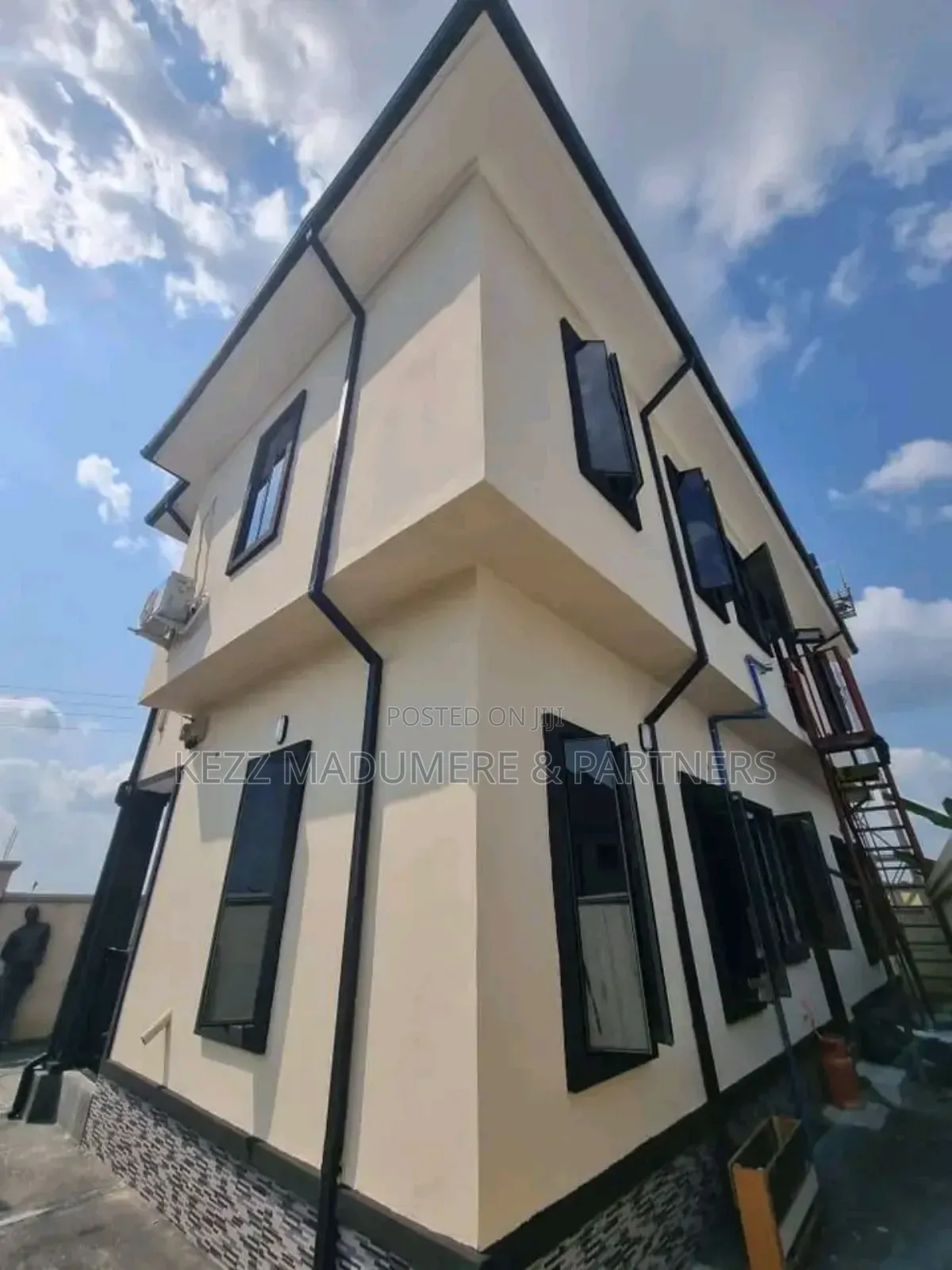 4bdrm Block of Flats in Nwaniba Road By for sale in Uyo
