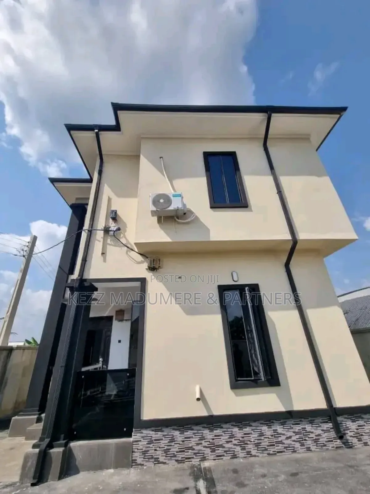 4bdrm Block of Flats in Nwaniba Road By for sale in Uyo