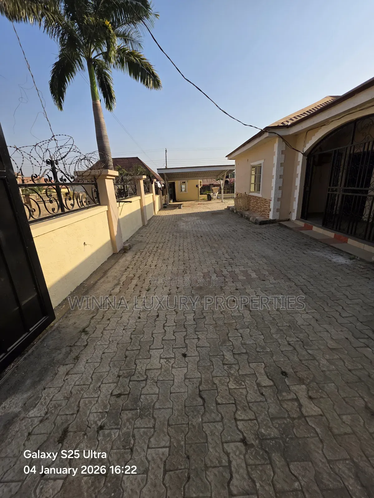 3bdrm Bungalow in Along Voice Of, Lugbe District for sale in Lugbe District