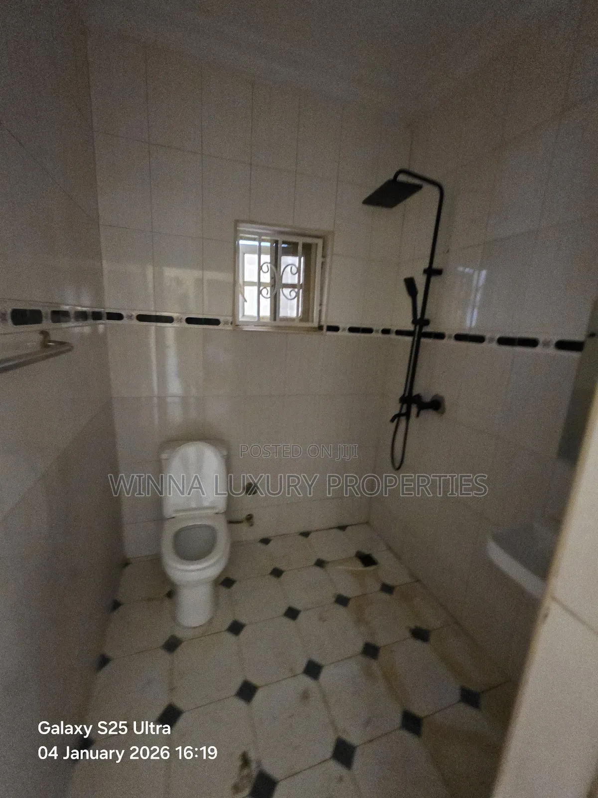3bdrm Bungalow in Along Voice Of, Lugbe District for sale in Lugbe District