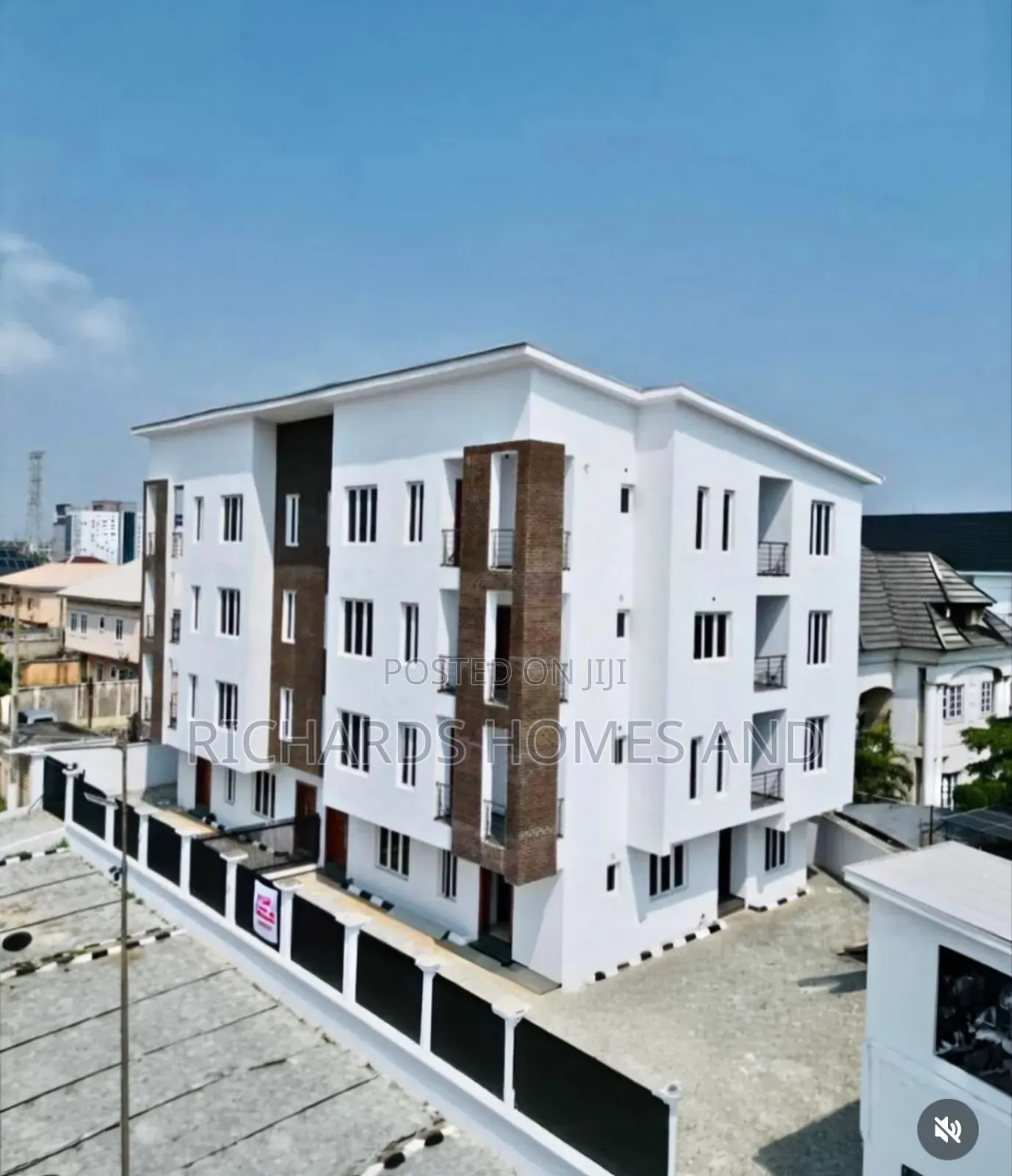 5bdrm Apartment in Victoria Island for sale in Victoria Island