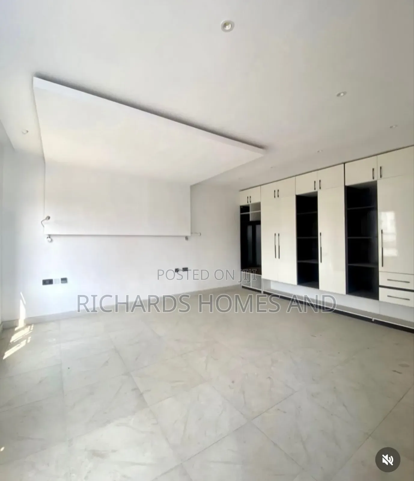 5bdrm Apartment in Victoria Island for sale in Victoria Island