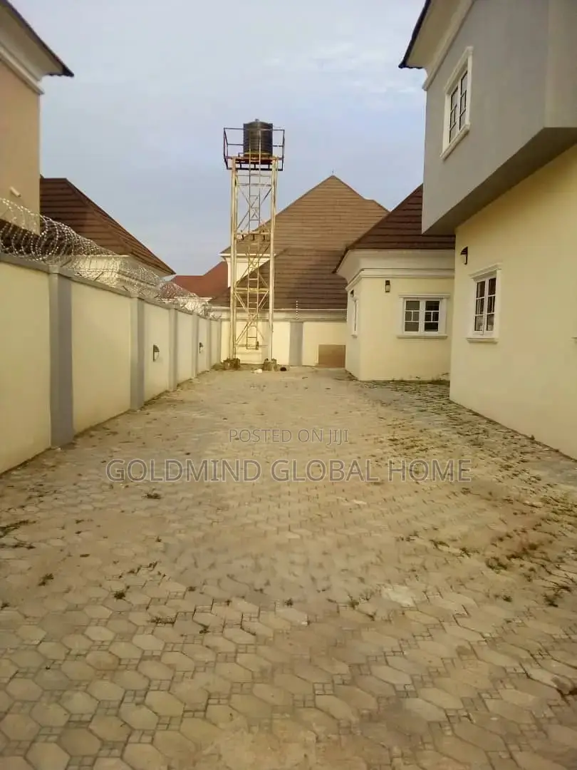 5bdrm Duplex in Gwarinpa, Life Camp for sale in Life Camp