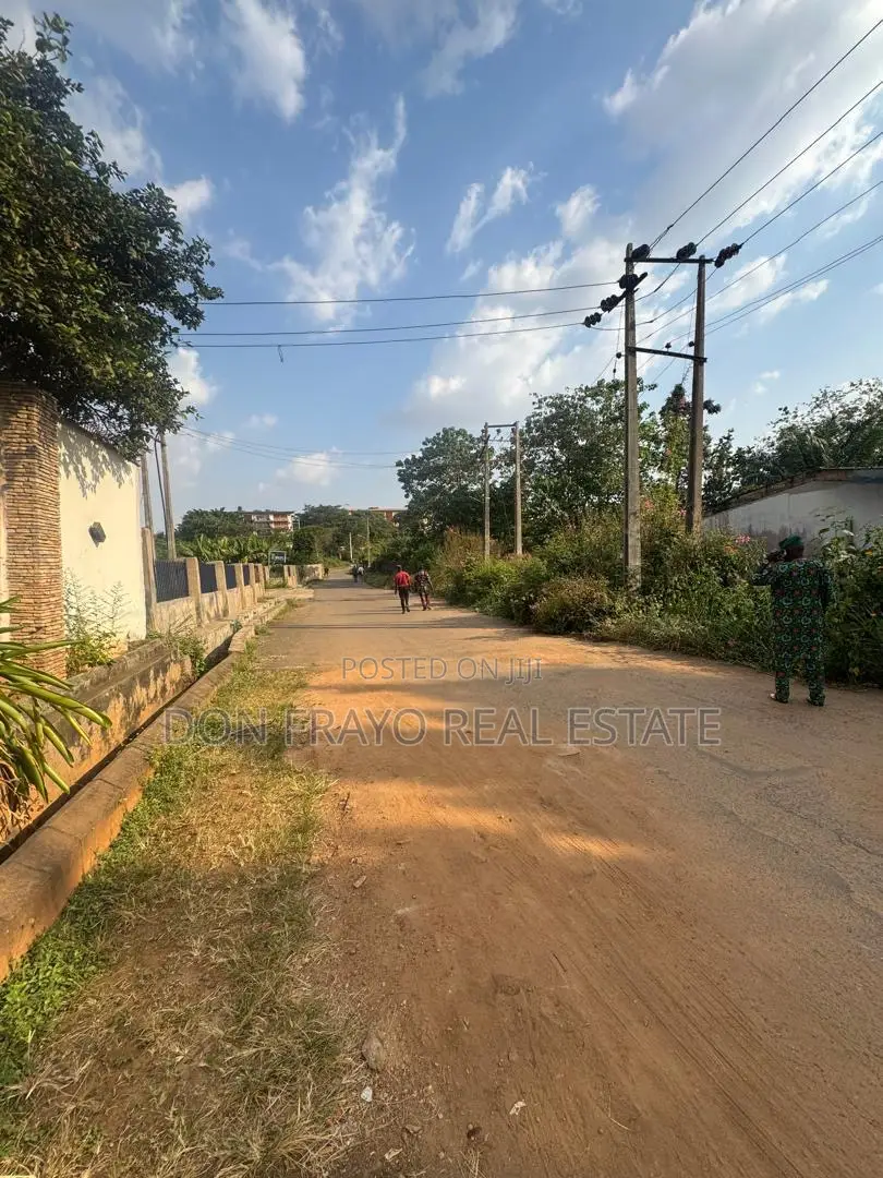 1000 SQM Land for Sale at Iyaganku Gra Ibadan in Iyanganku