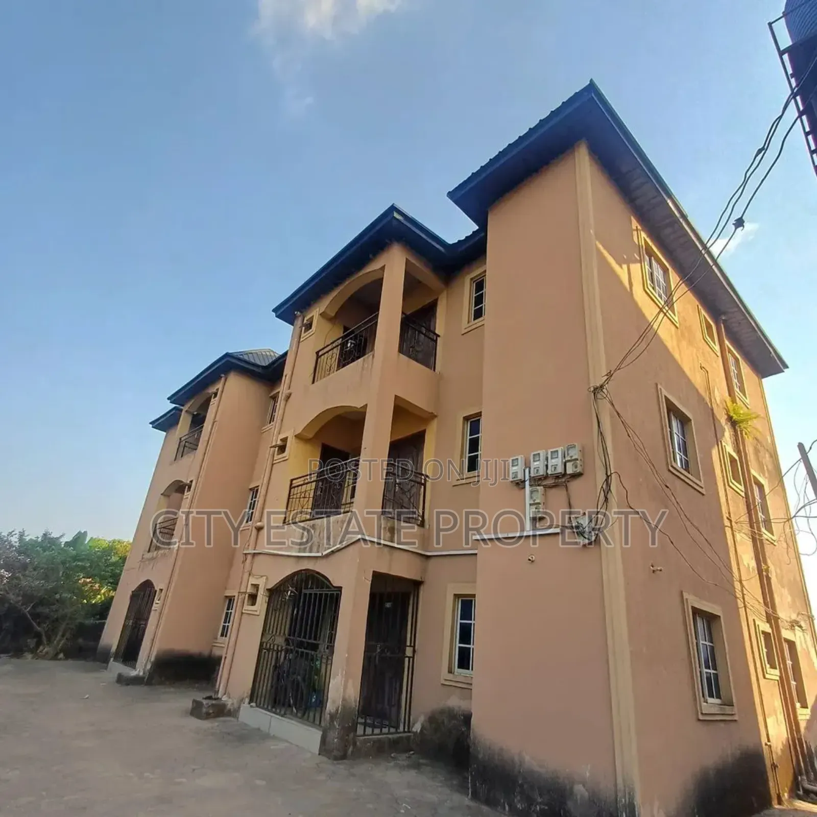 18bdrm Block of Flats in City Estate, Port-Harcourt for sale in Port-Harcourt