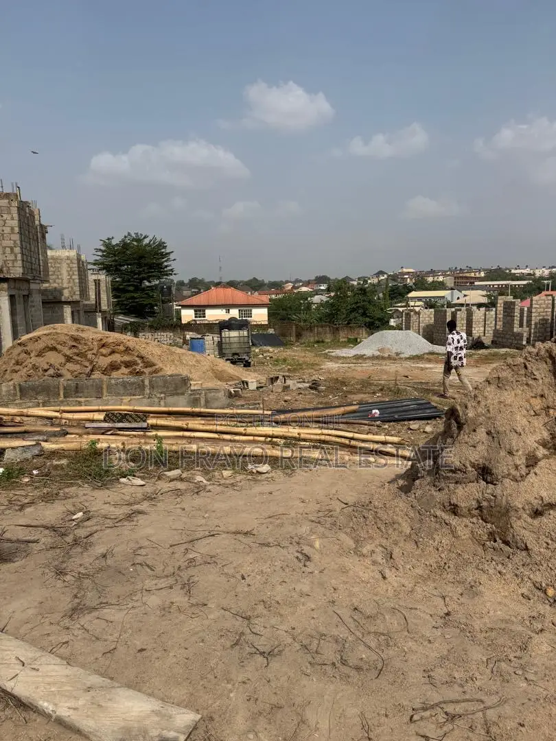 4bdrm Duplex in Jericho Gra for sale in Jericho