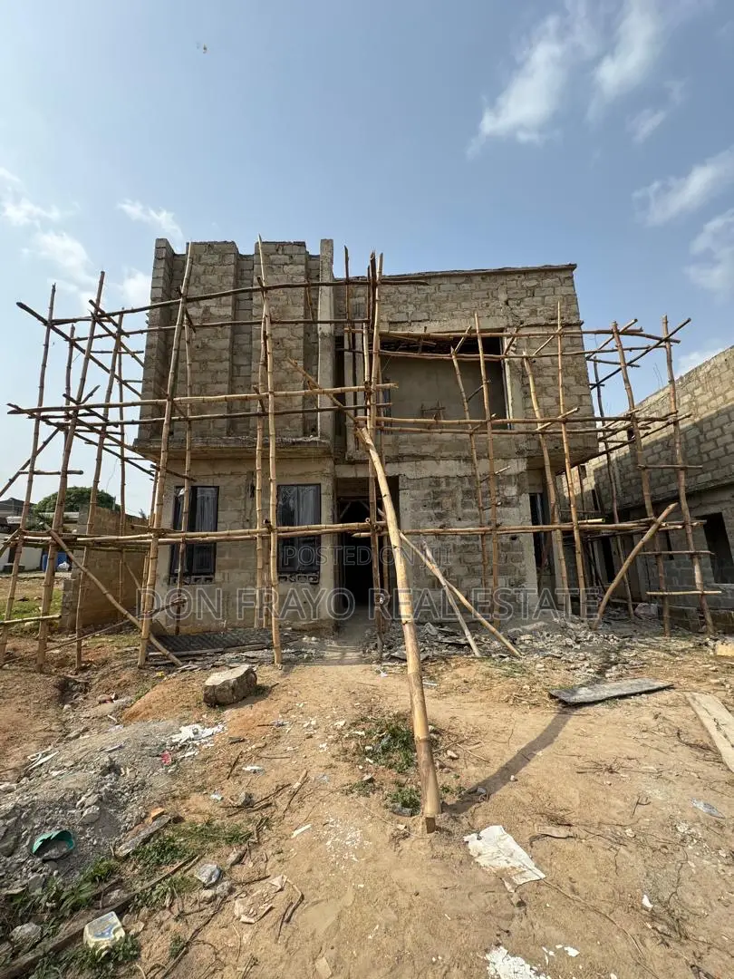 4bdrm Duplex in Jericho Gra for sale in Jericho