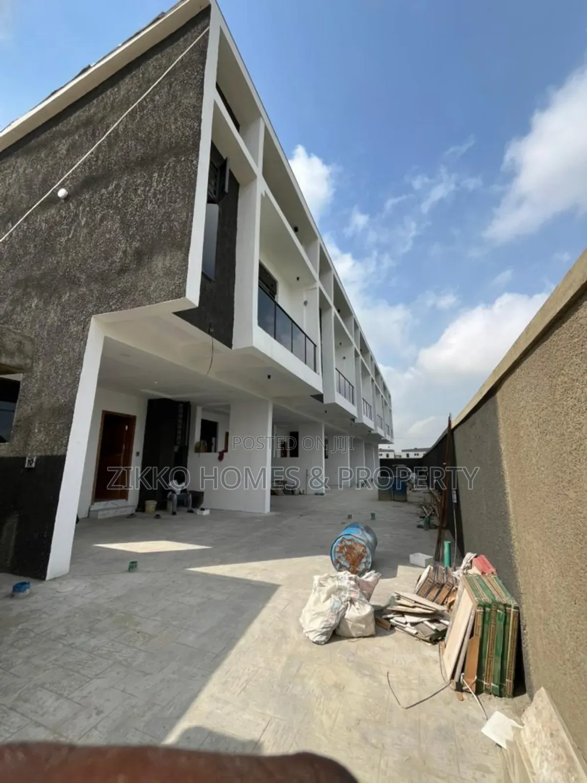 3bdrm Townhouse/Terrace in Ajah, Lekki for sale in Lekki