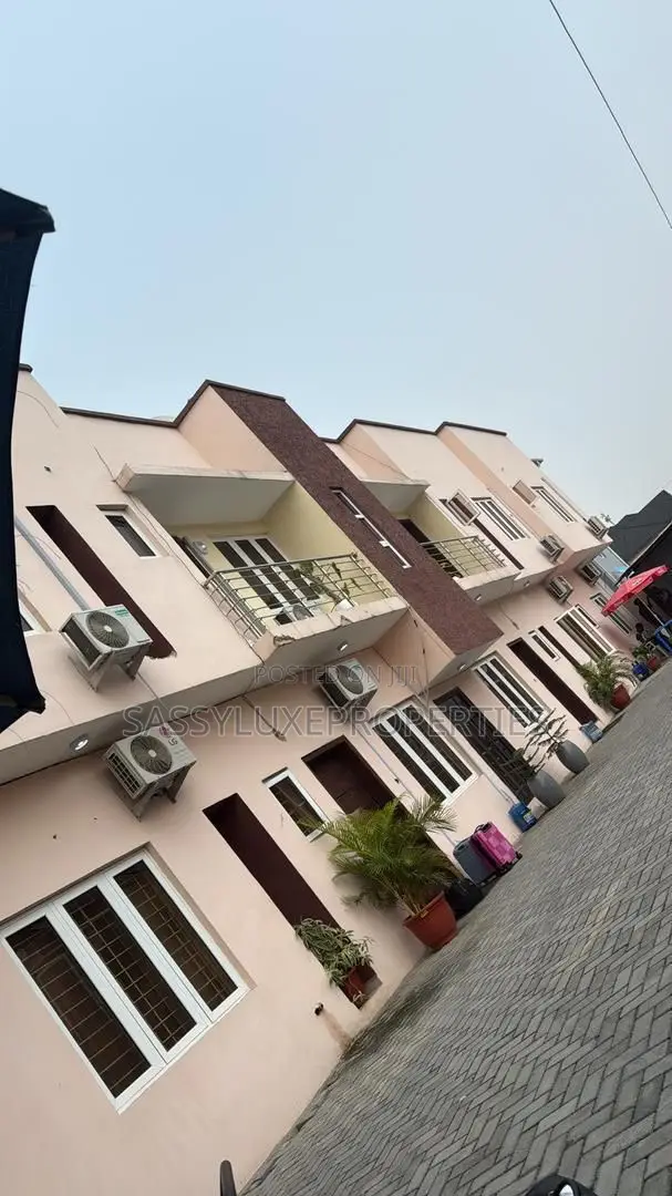 Minimalist 3 Bedroom Apartment in Lekki
