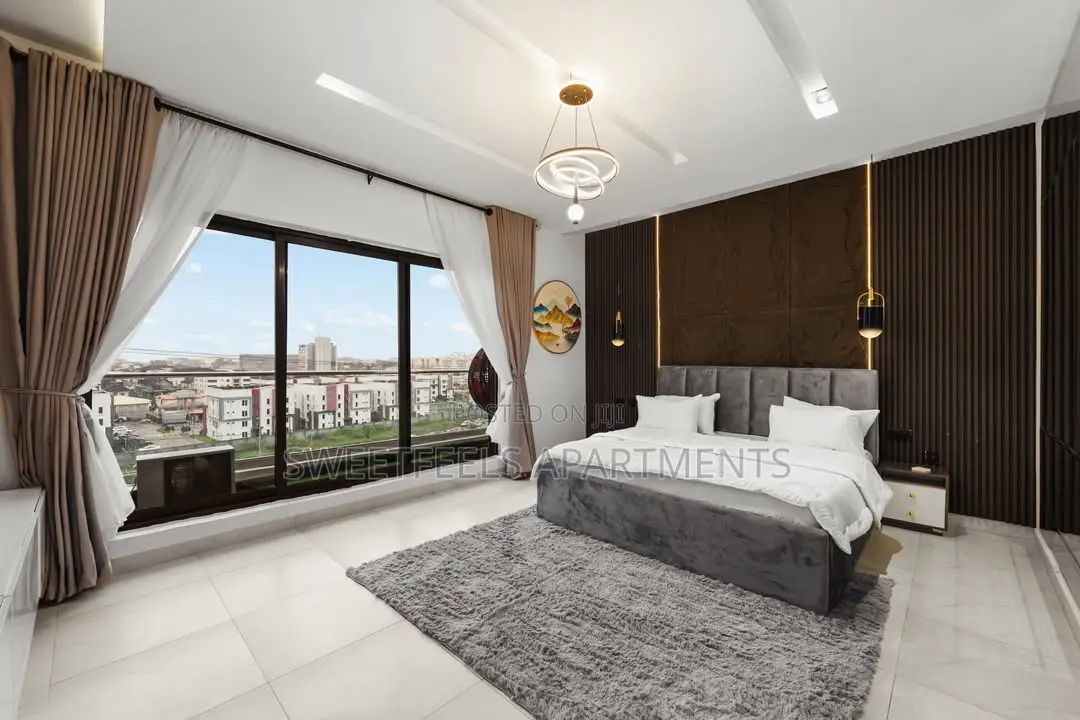 Brand New Spacious Luxury 3 Bedroom Apartment in Ilaje / Lekki