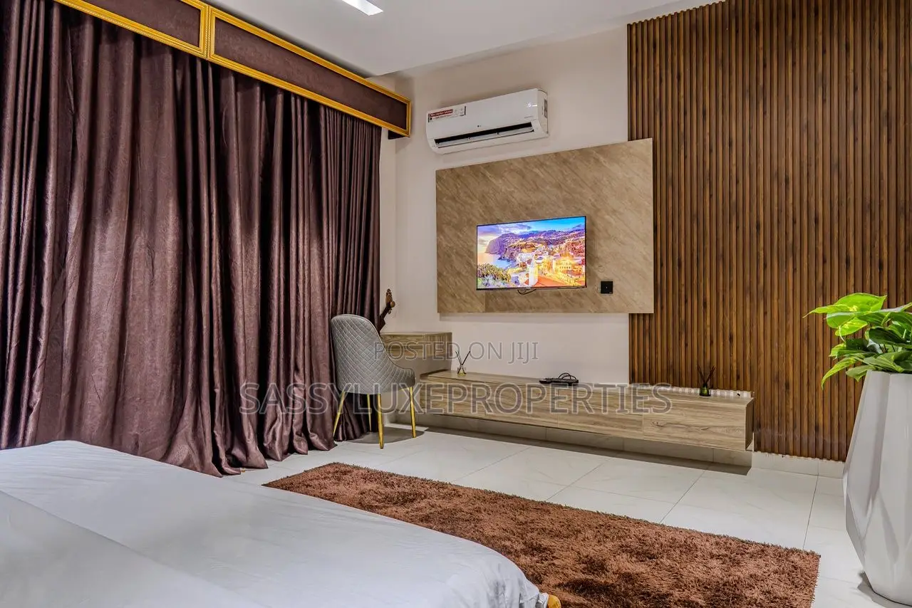 3 Bedroom Apartment With Ps5,Pool,Gym, in Lekki