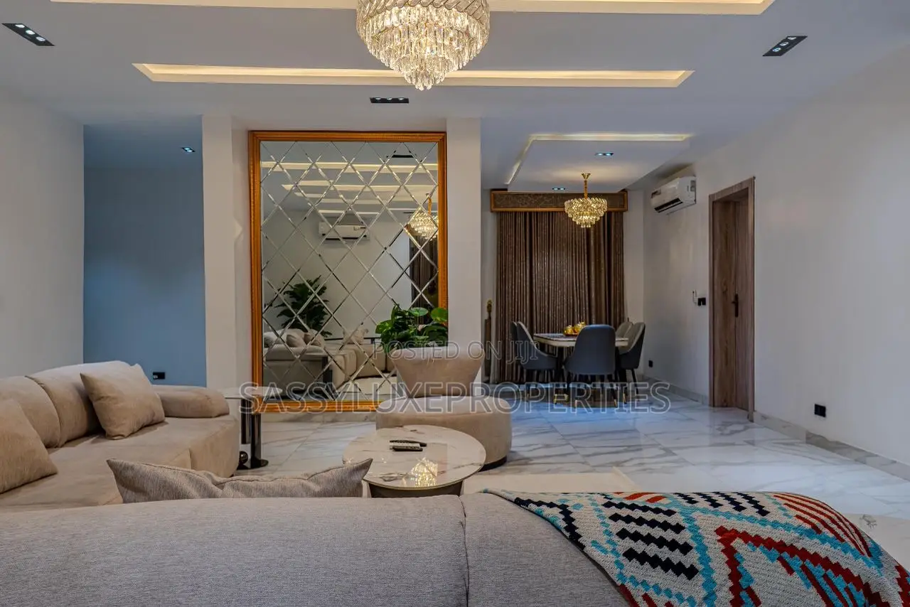 3 Bedroom Apartment With Ps5,Pool,Gym, in Lekki