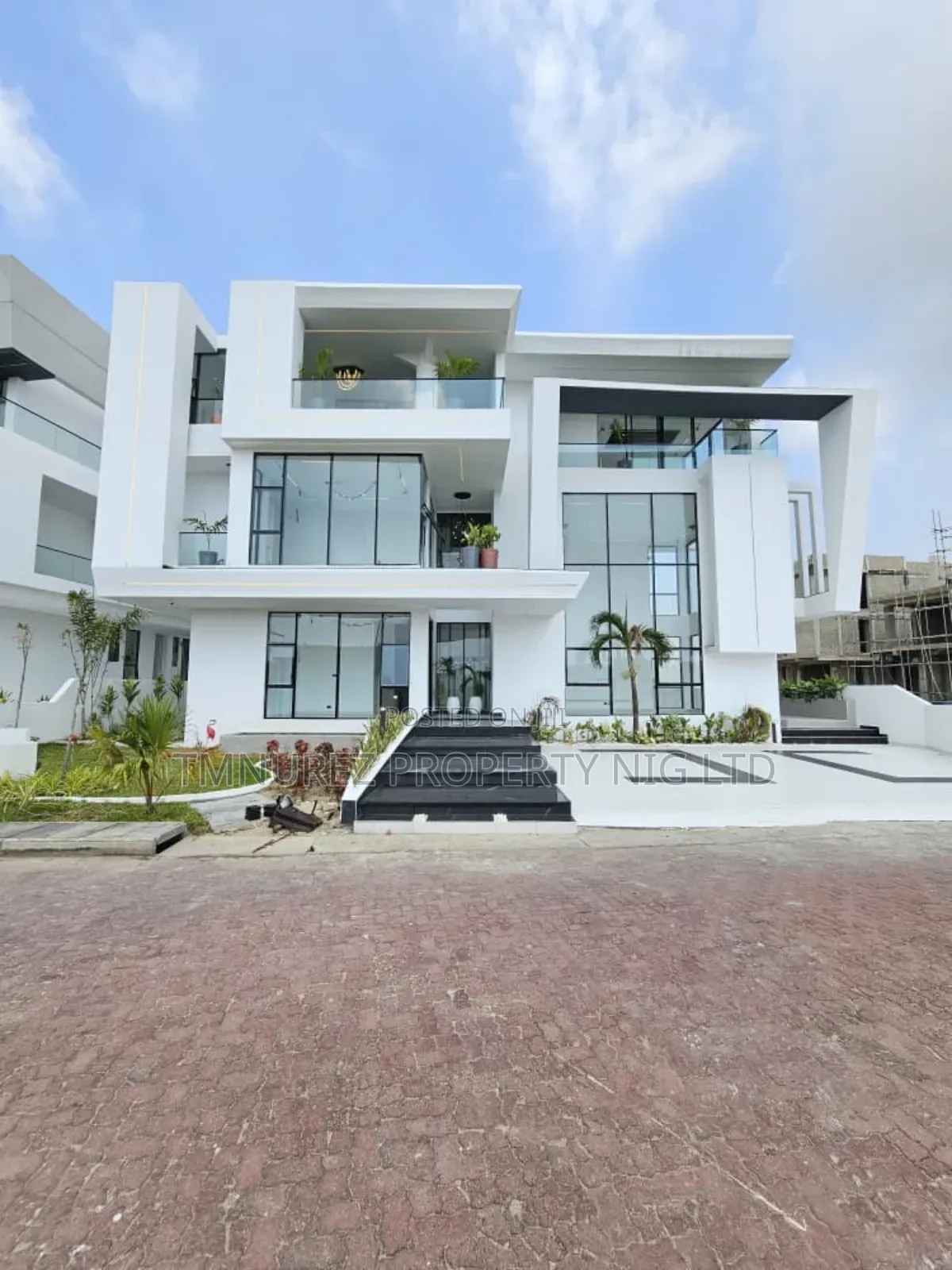 5bdrm Duplex in Osapa London for sale in Osapa london