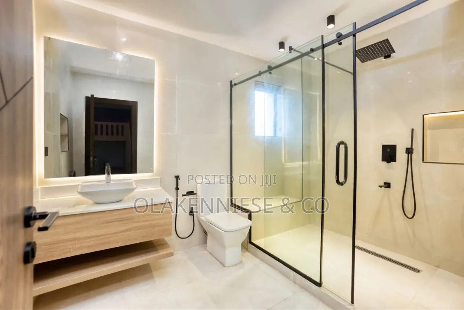 Furnished 4bdrm Duplex in Parkview for sale in Parkview Estate