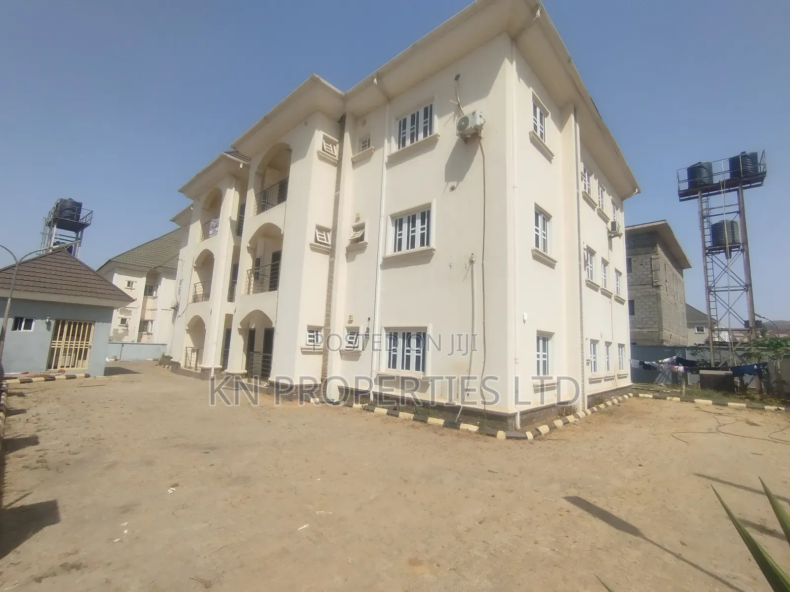 3bdrm Block of Flats in Wuye for sale in Wuye
