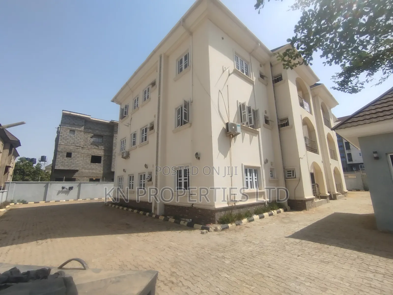 3bdrm Block of Flats in Wuye for sale in Wuye