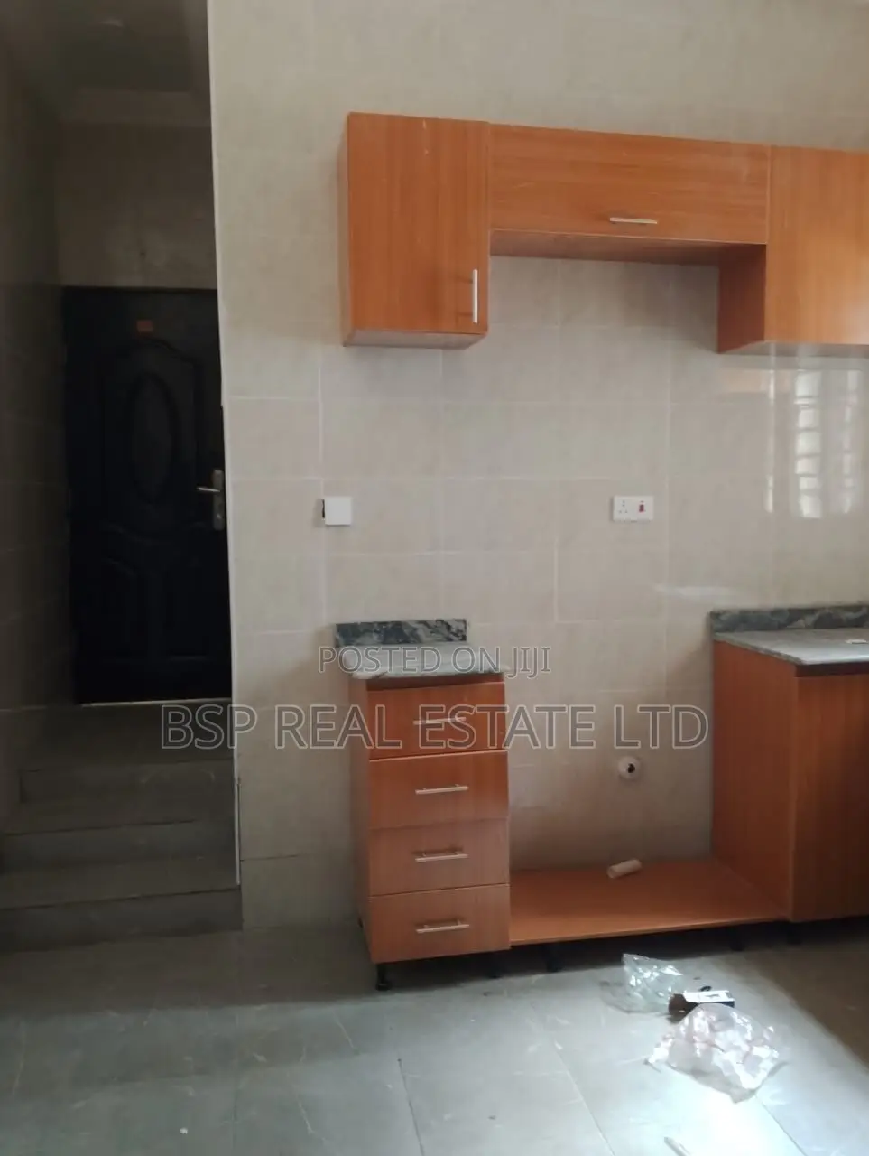 3bdrm Block of Flats in Idu for sale in Idu