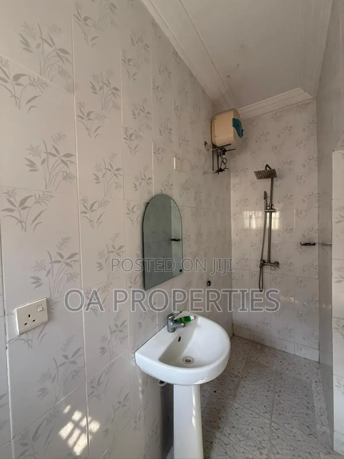 9bdrm Block of Flats in Ibadan for sale in Ibadan