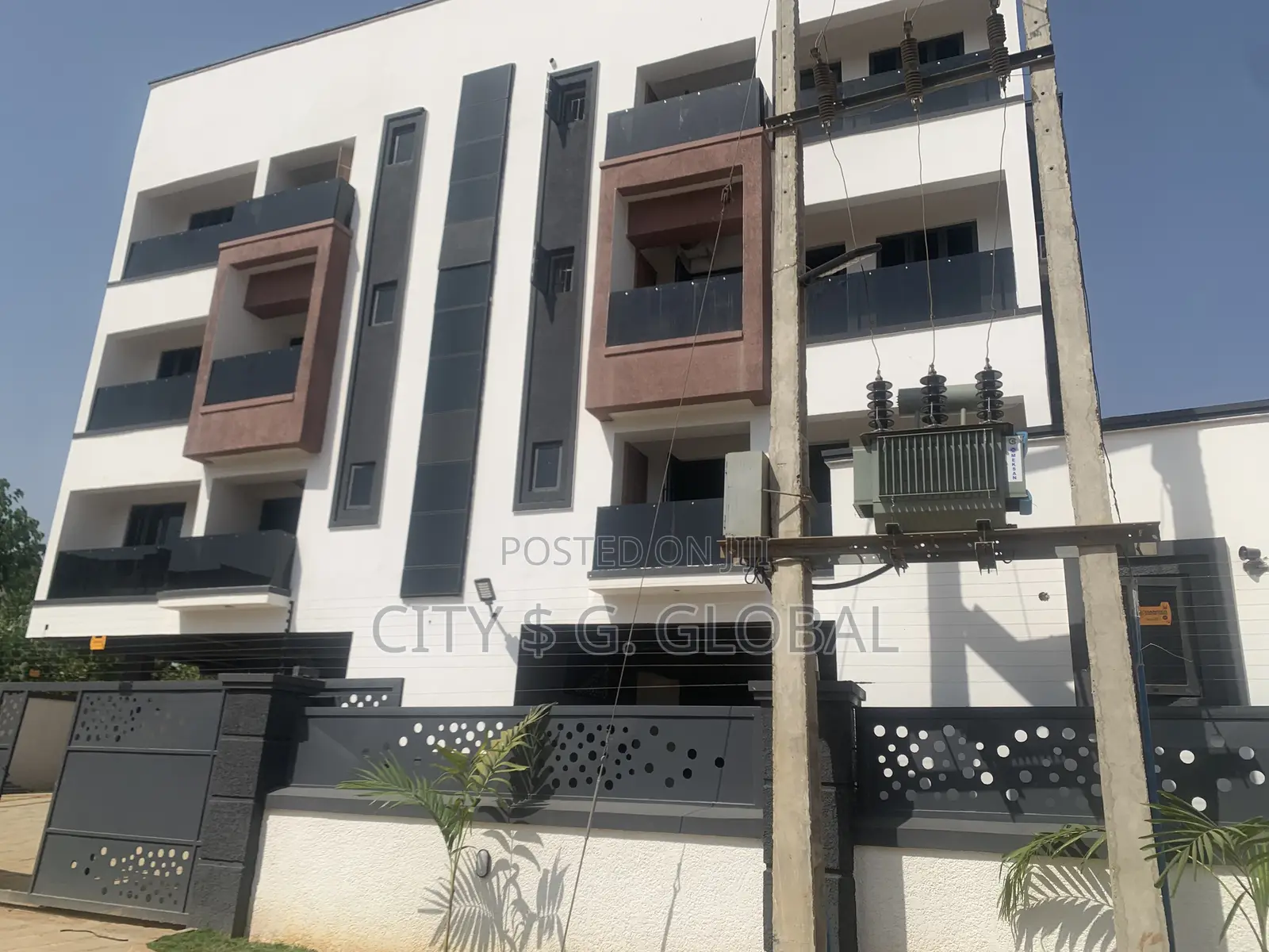 A Standard. 3 Bedroom Studio Apartment in Katampe (Main)