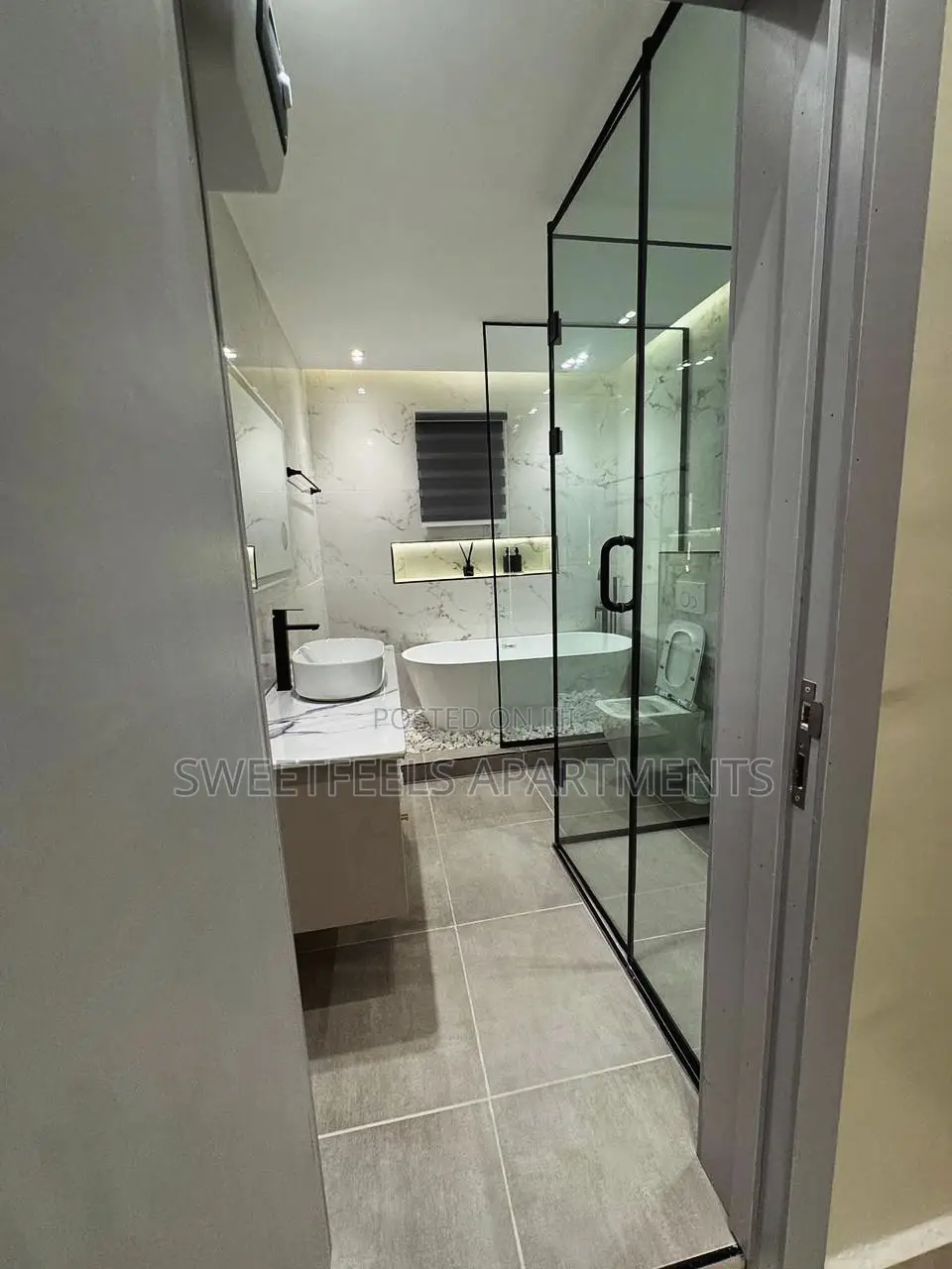 Neat 2/3 Bedroom Maisonette (Terrace) in Ikate