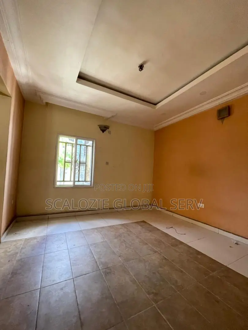 5bdrm Duplex in Off Sars Road, Port for sale in Port-Harcourt