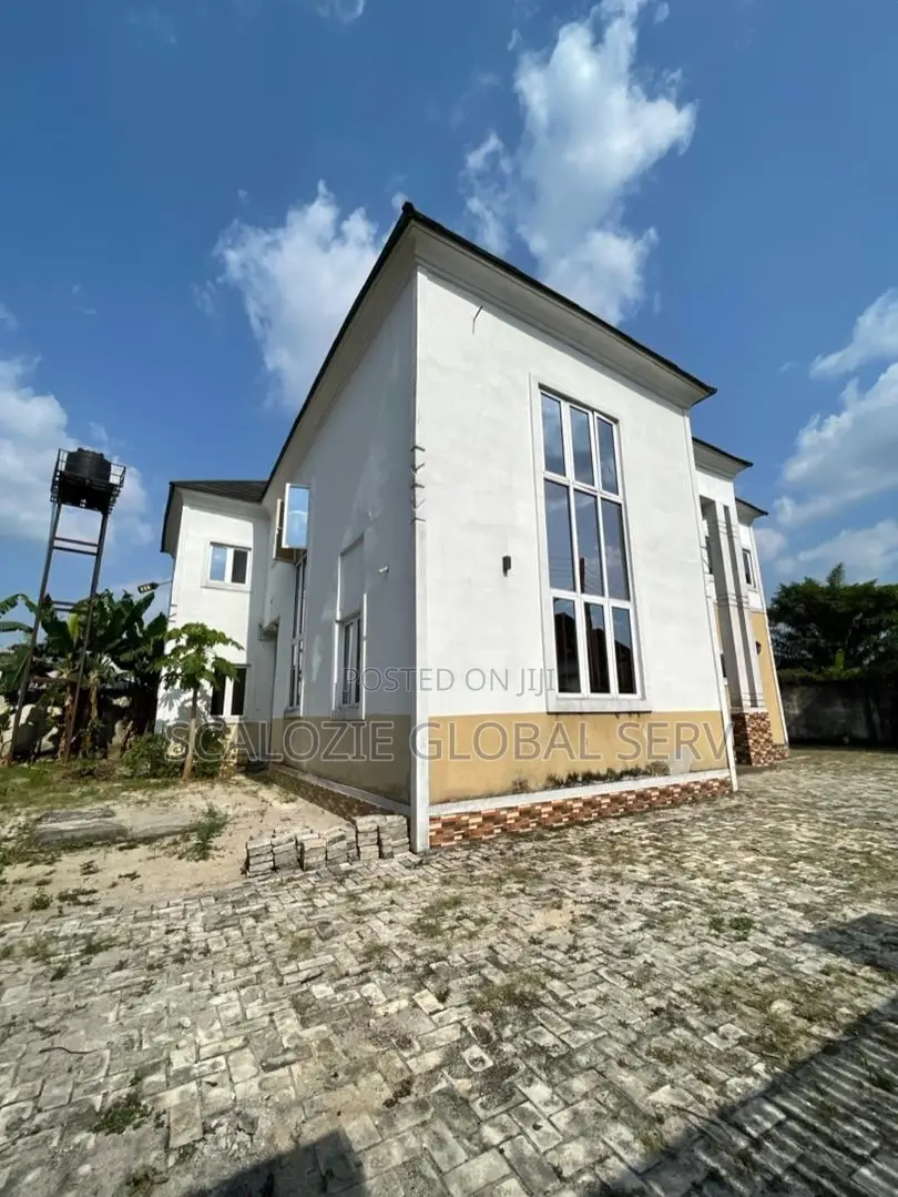5bdrm Duplex in Off Sars Road, Port for sale in Port-Harcourt