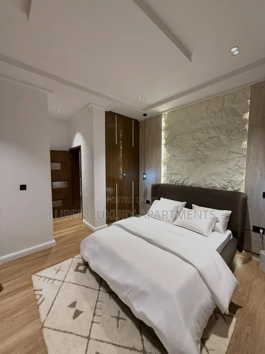 Elegant 2 Bedroom + Cinema Winery in Jahi