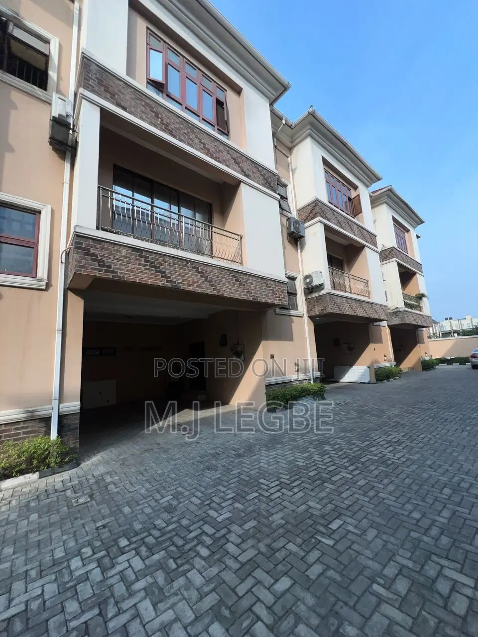 4bdrm Duplex in Jakande, Lekki for sale in Lekki