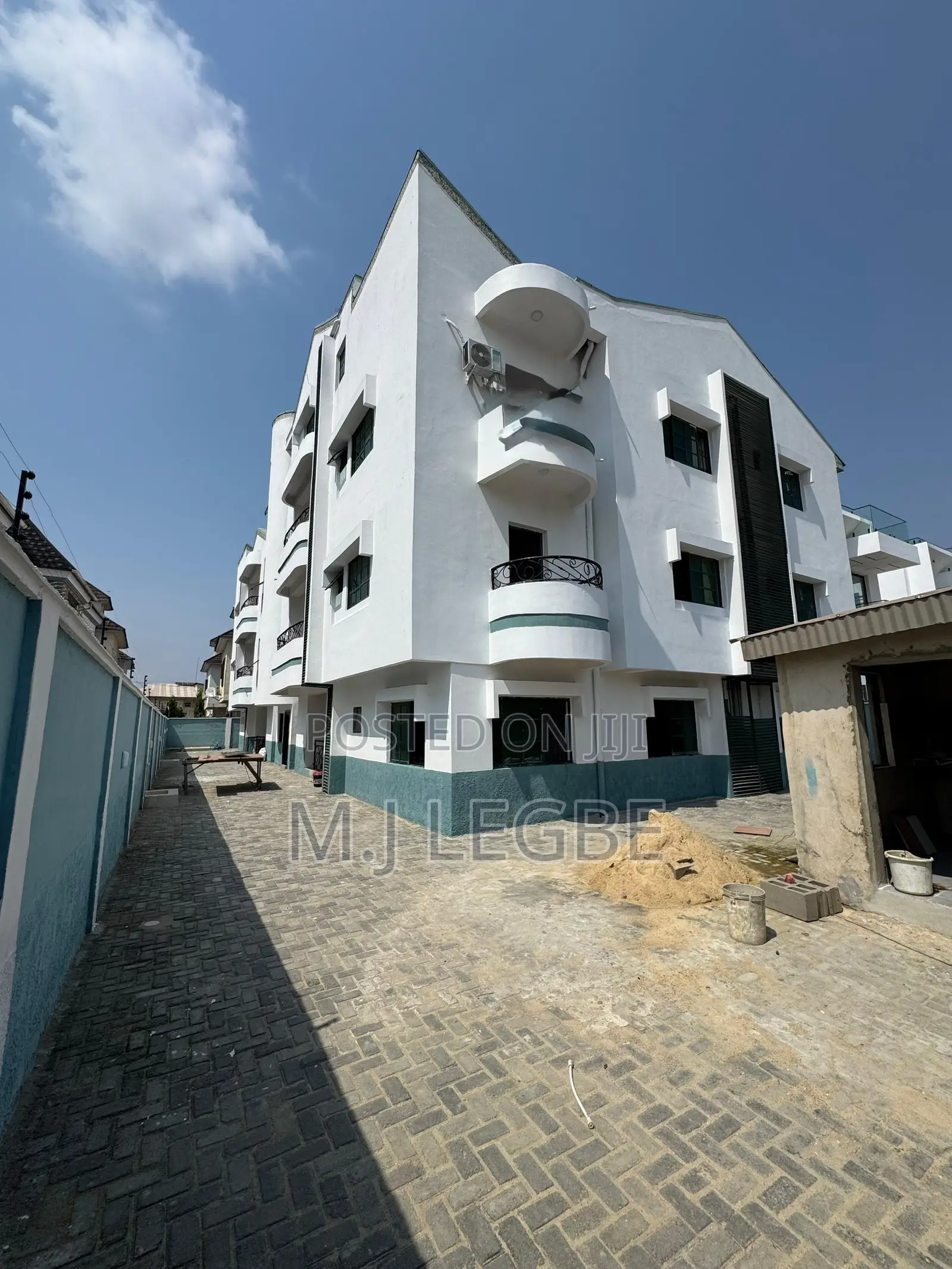 1bdrm Apartment in Chevron, Lekki for rent in Lekki