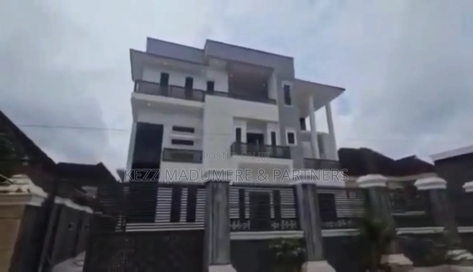 9bdrm Duplex in Udenwa Gardens for sale in Owerri