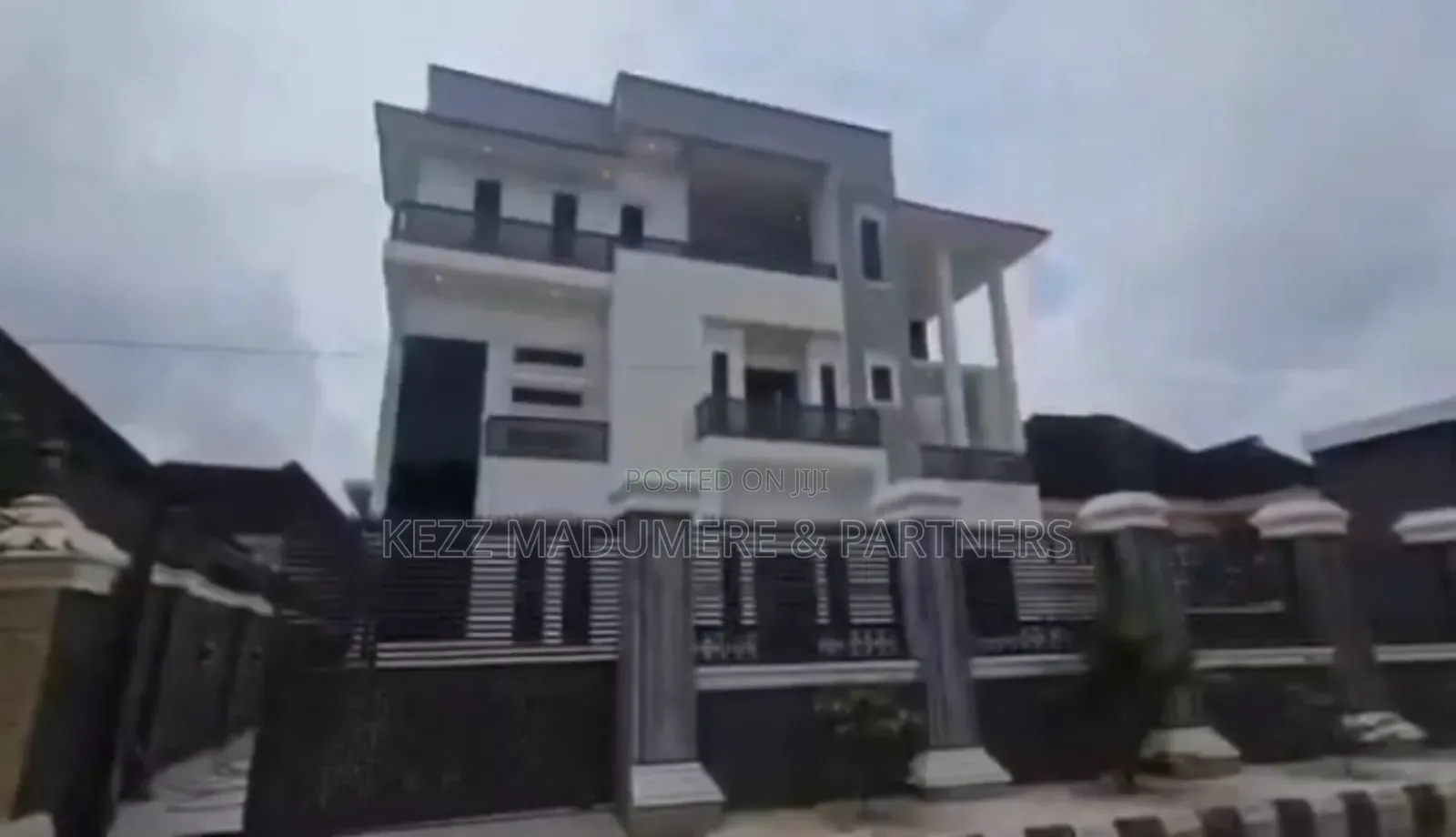 9bdrm Duplex in Udenwa Gardens for sale in Owerri