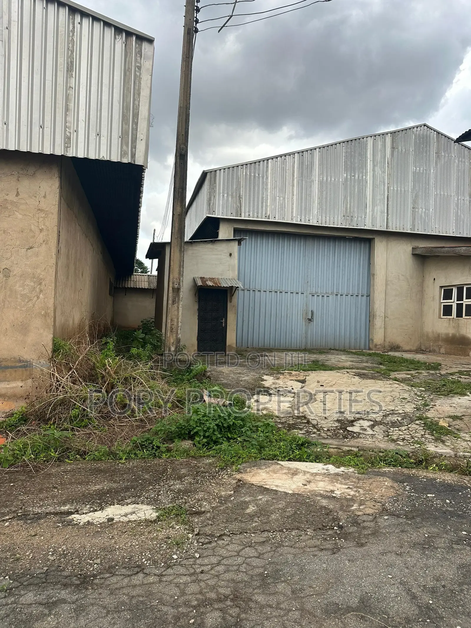 Commercial Defunct Factory for Sale in Alakia