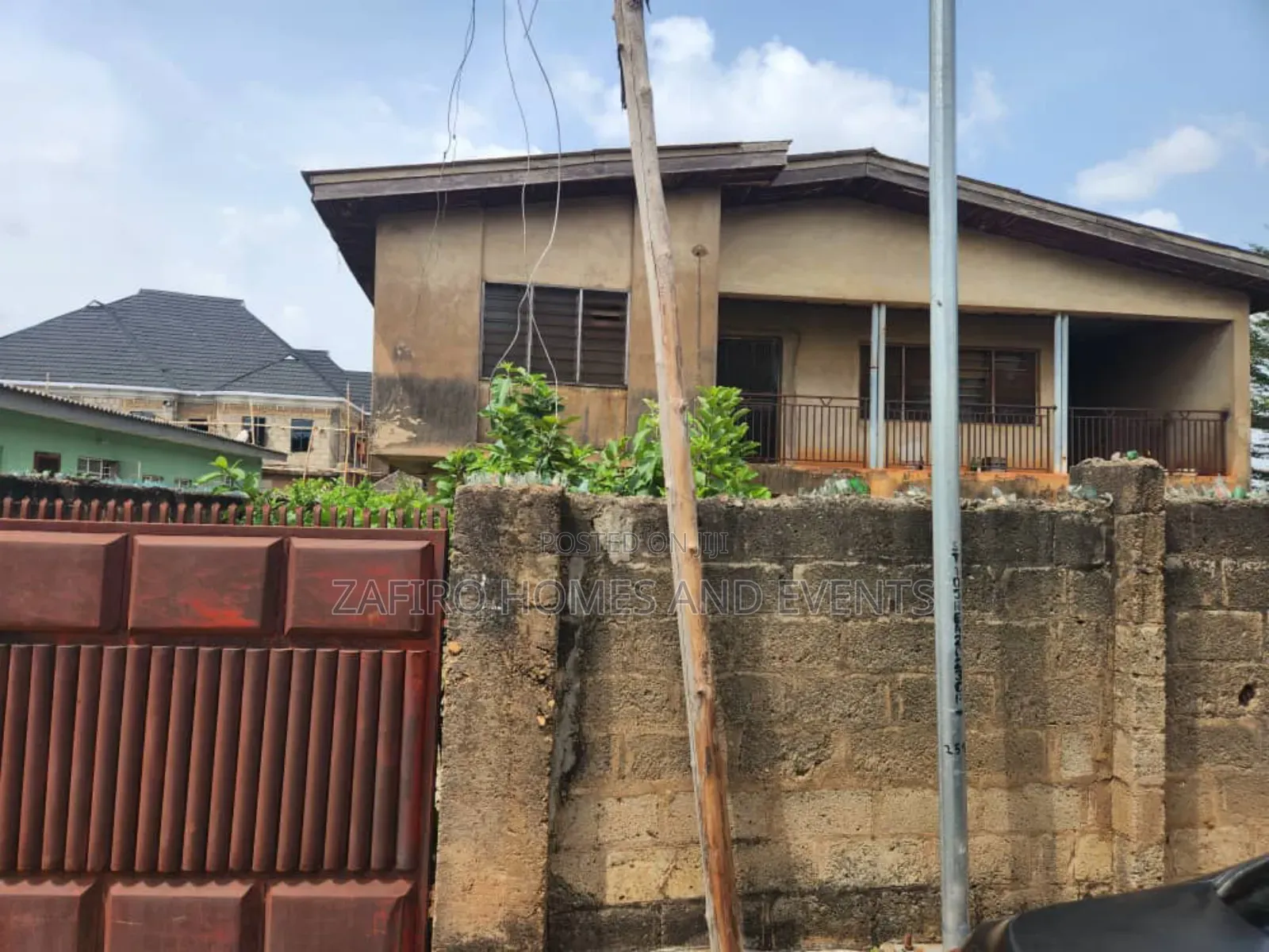 10bdrm Apartment in Near Alakia for sale in Ibadan