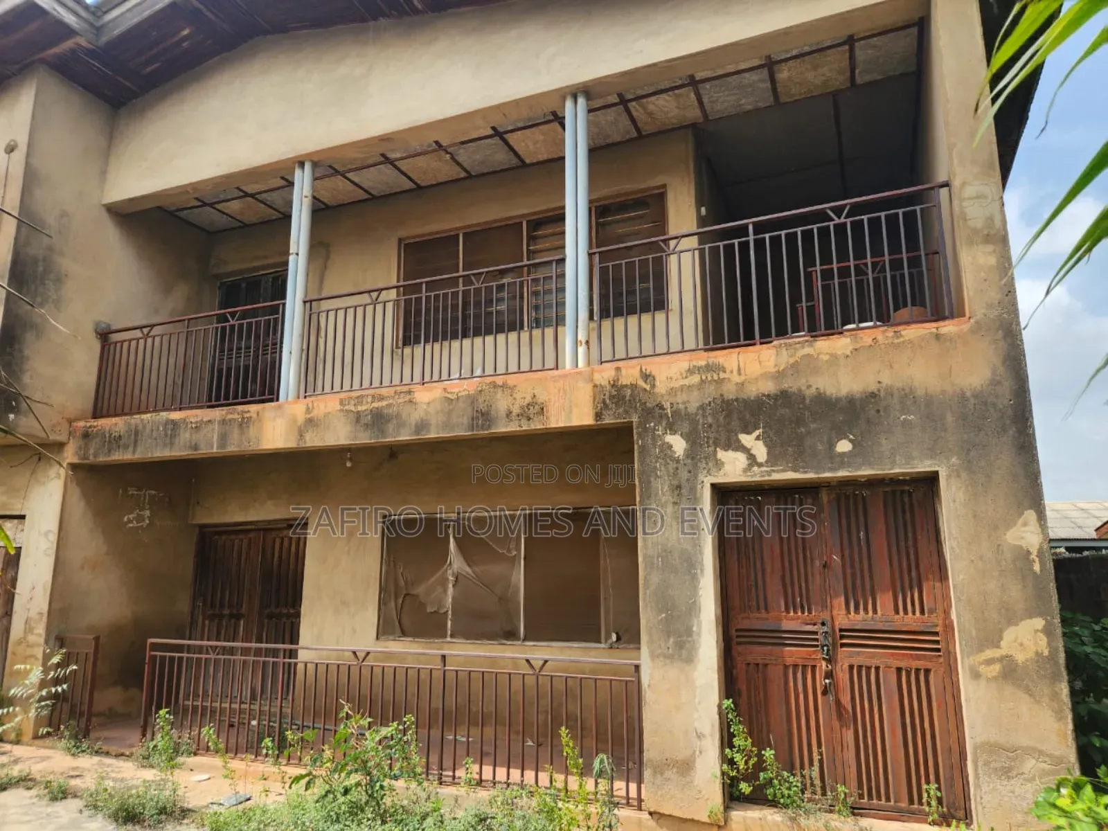 10bdrm Apartment in Near Alakia for sale in Ibadan