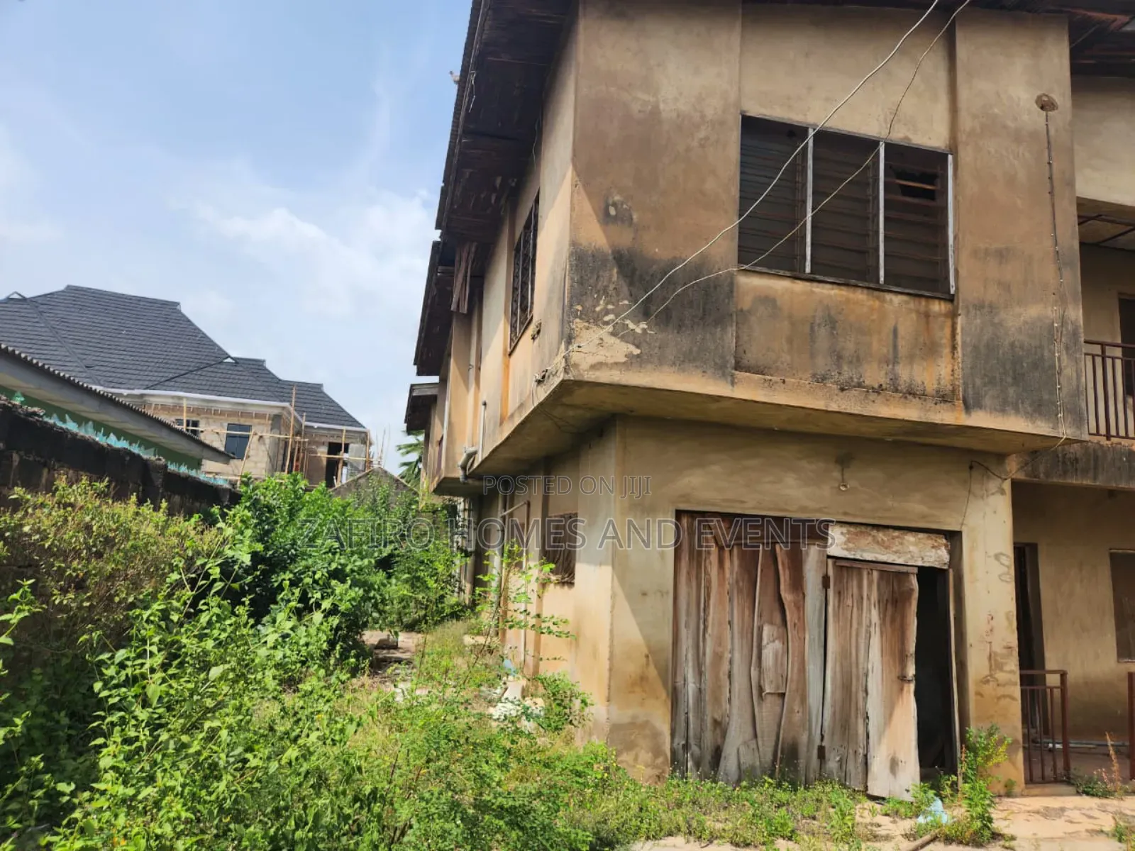 10bdrm Apartment in Near Alakia for sale in Ibadan