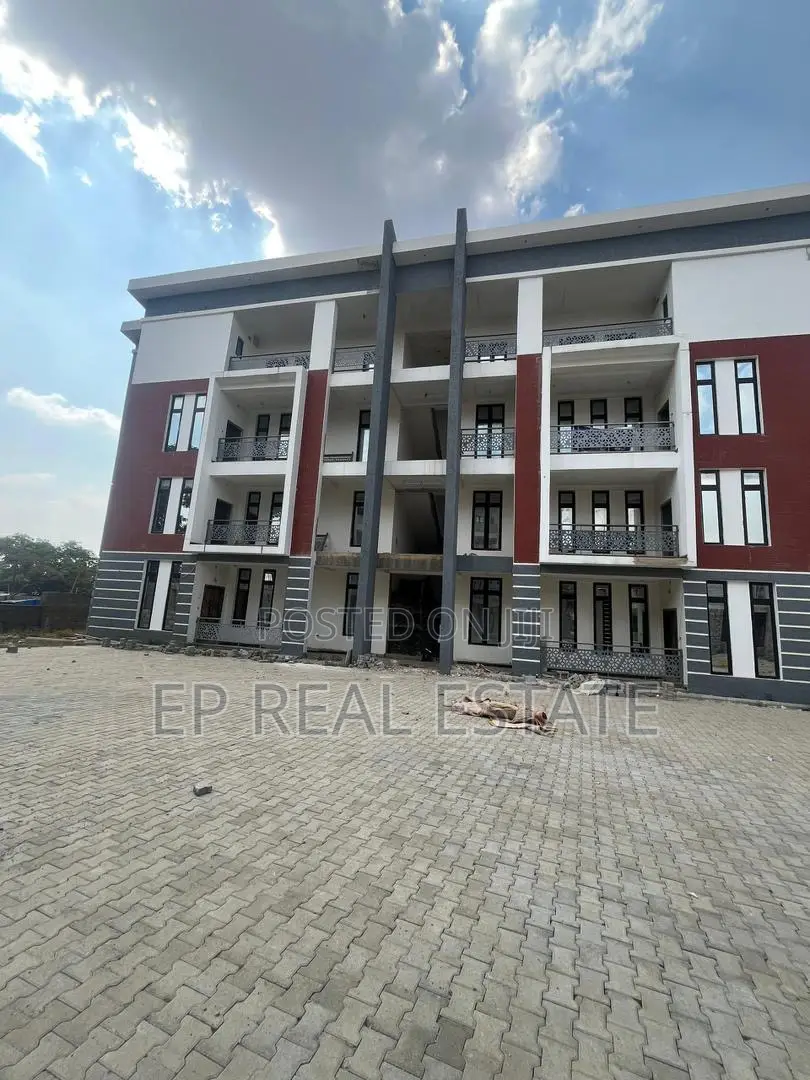 4bdrm Apartment in Gwarinpa for sale in Gwarinpa