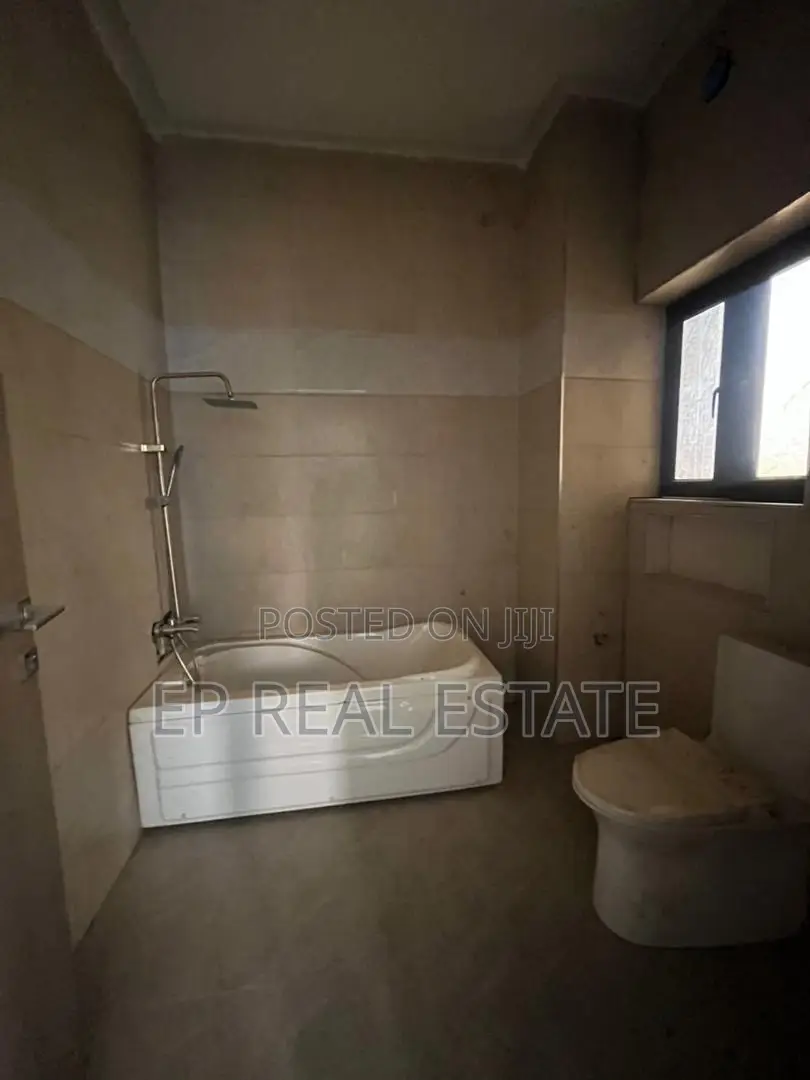 4bdrm Apartment in Gwarinpa for sale in Gwarinpa