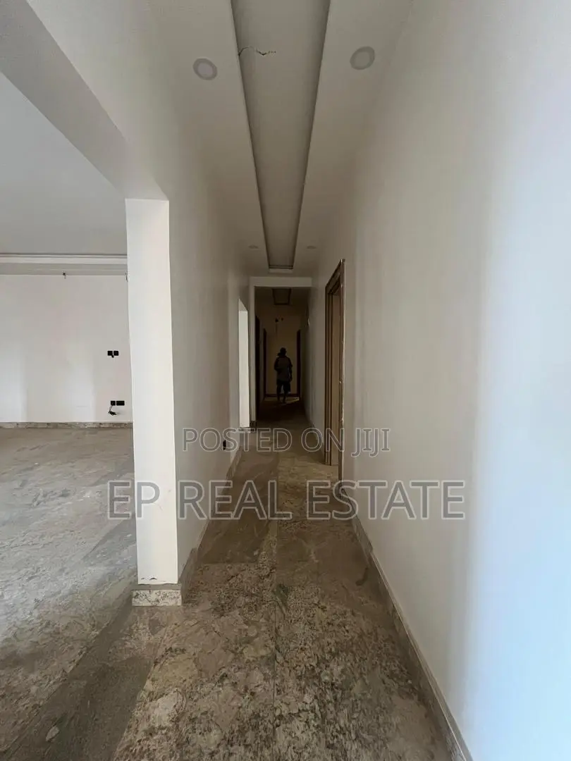 4bdrm Apartment in Gwarinpa for sale in Gwarinpa