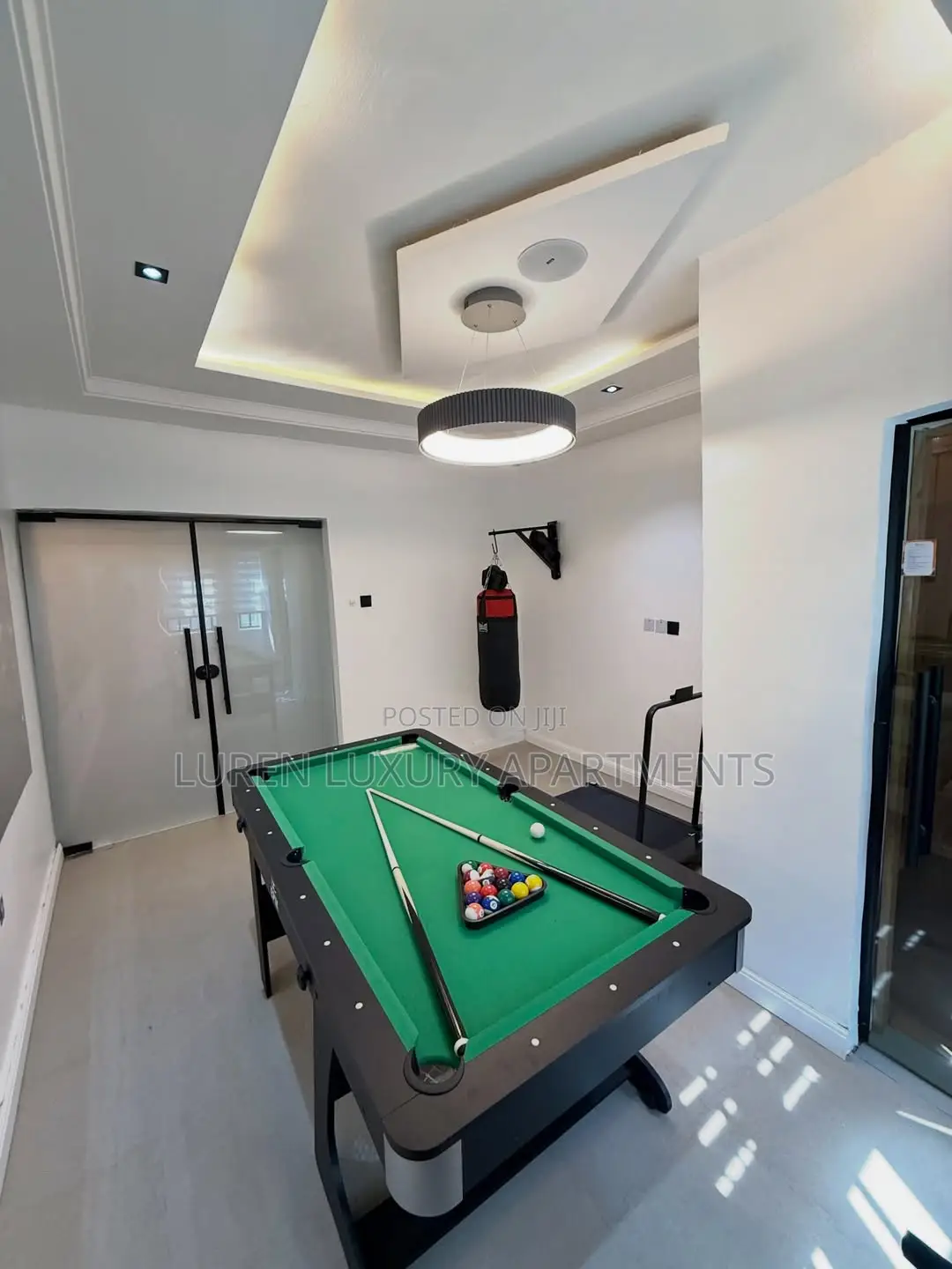 Luxury 2 Bedroom Smart Home +Gym, Sauna Snooker in Jahi
