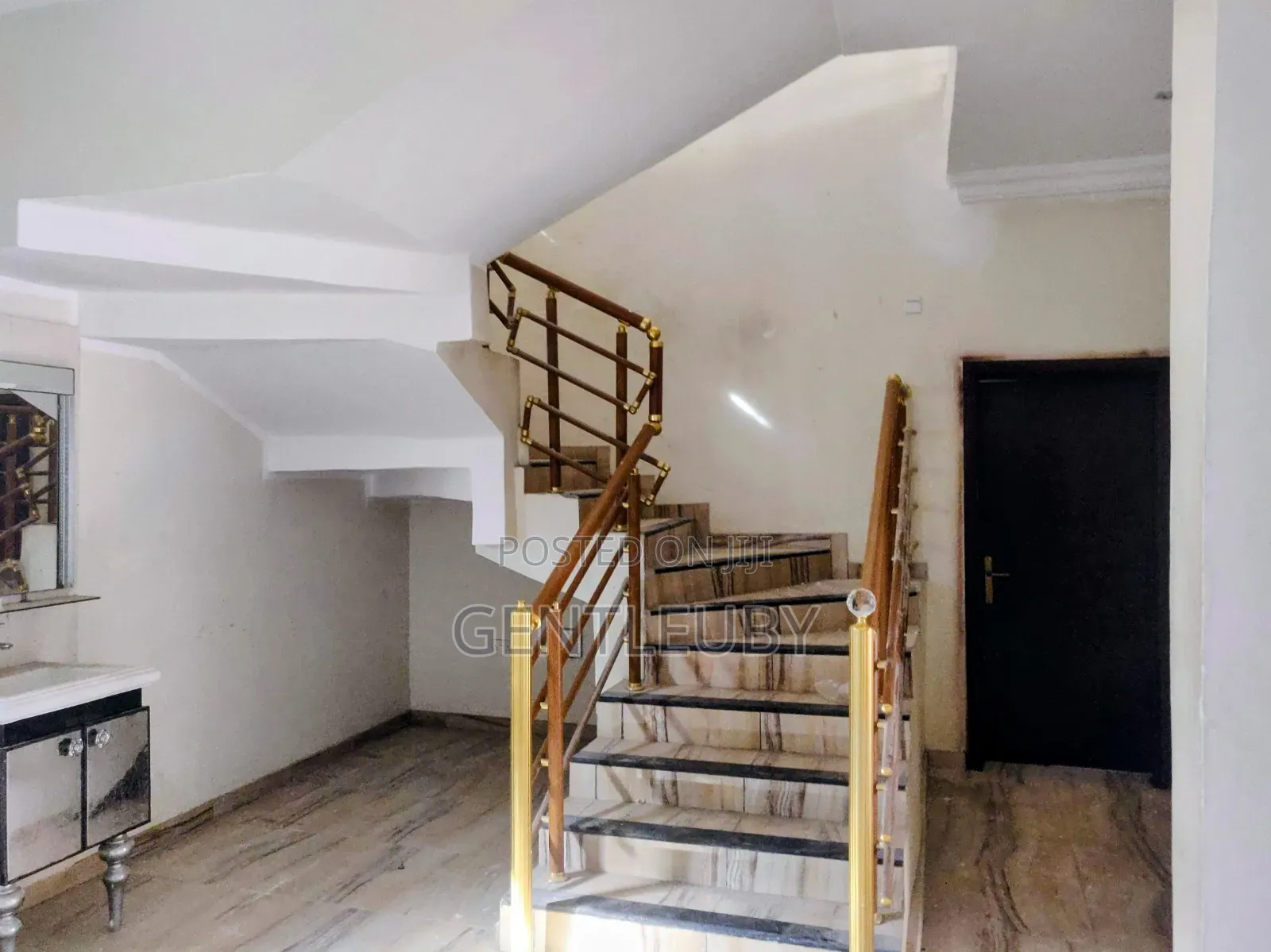 5bdrm Apartment in Ikota, Lekki Phase 2 for rent in Lekki Phase 2