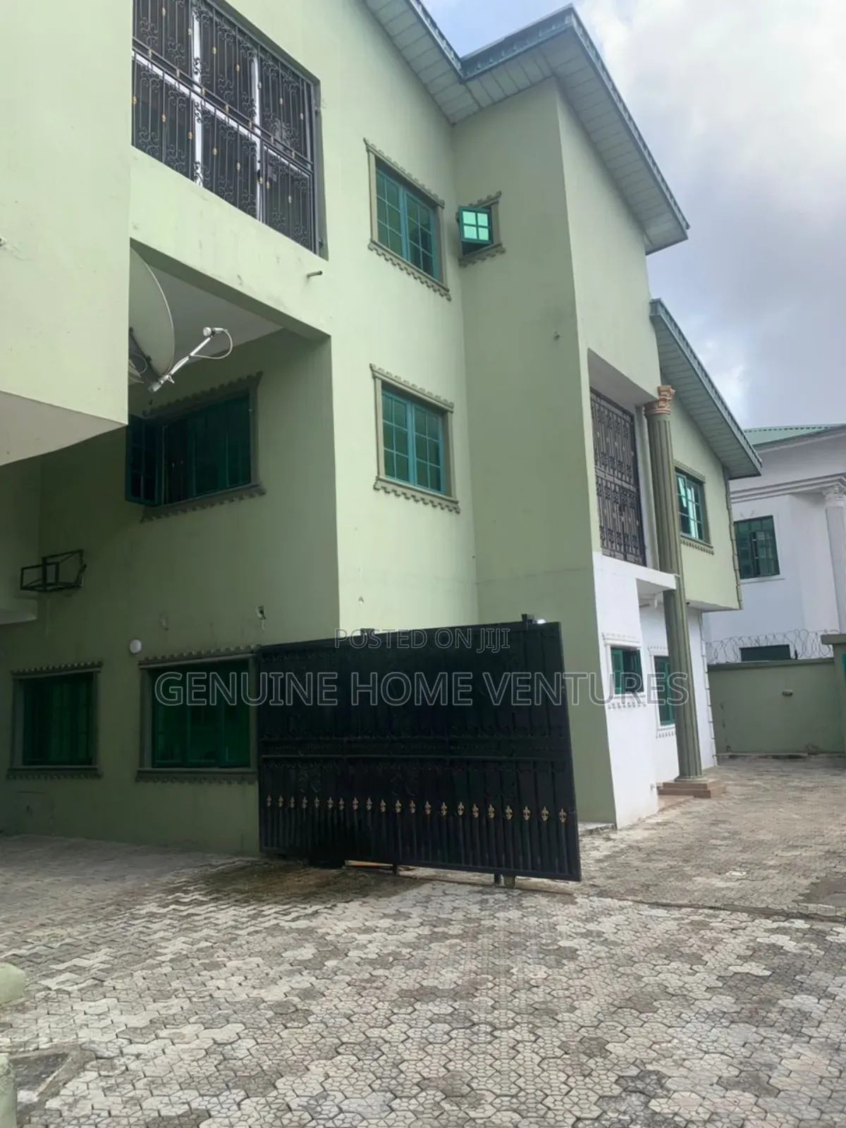 5 Bedroom Commercial Duplex to Let in Lekki in Lekki Phase 1